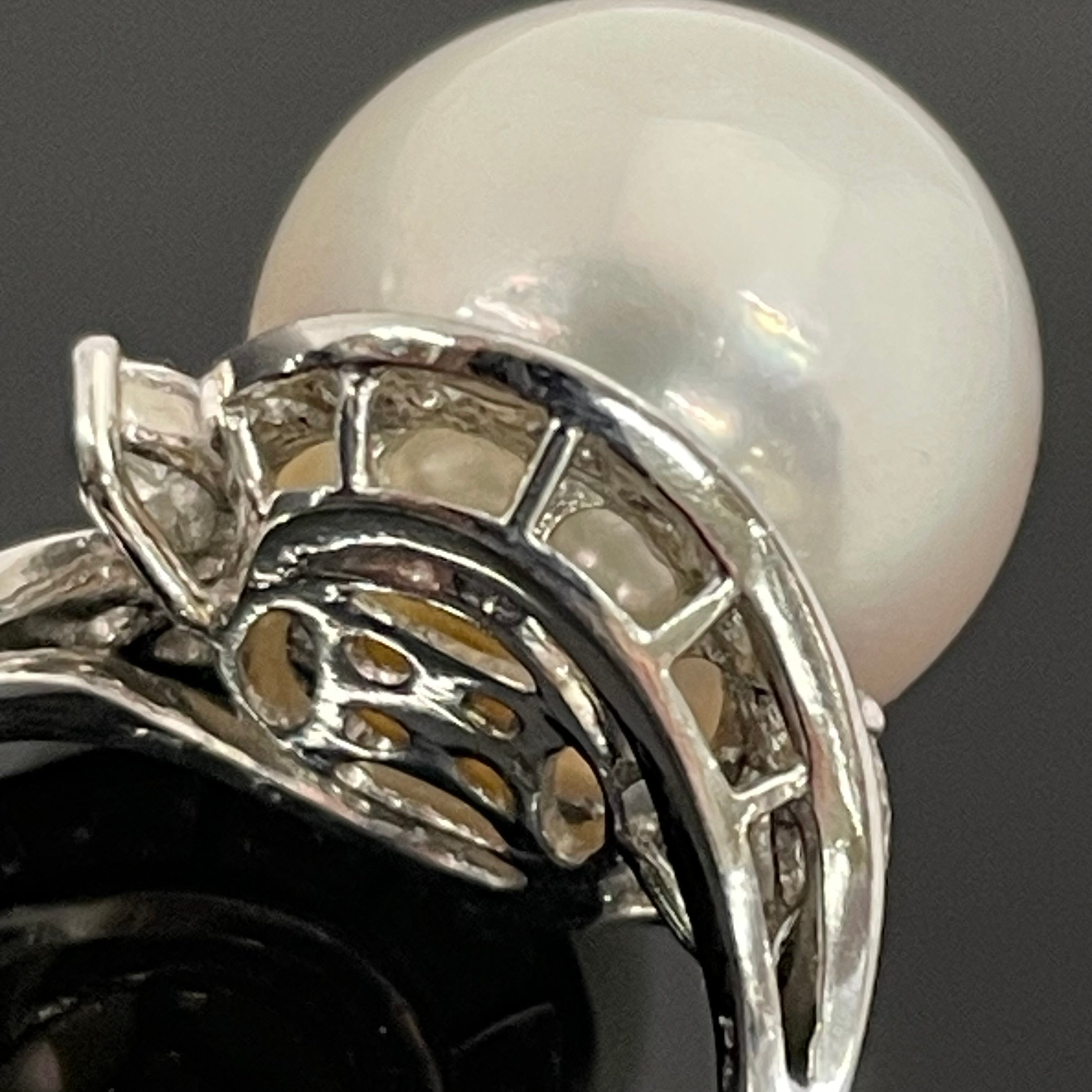 【送料無料】_ ノンブランド_ 白蝶パールプラチナリング _14mm FD0.52ct _Pt900/10.8g _中古品