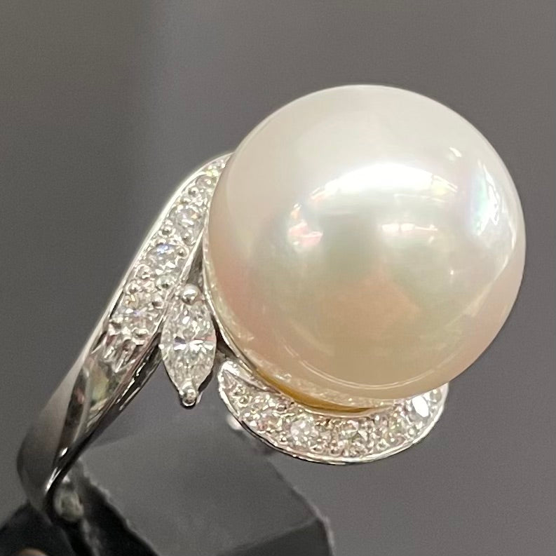 【送料無料】_ ノンブランド_ 白蝶パールプラチナリング _14mm FD0.52ct _Pt900/10.8g _中古品