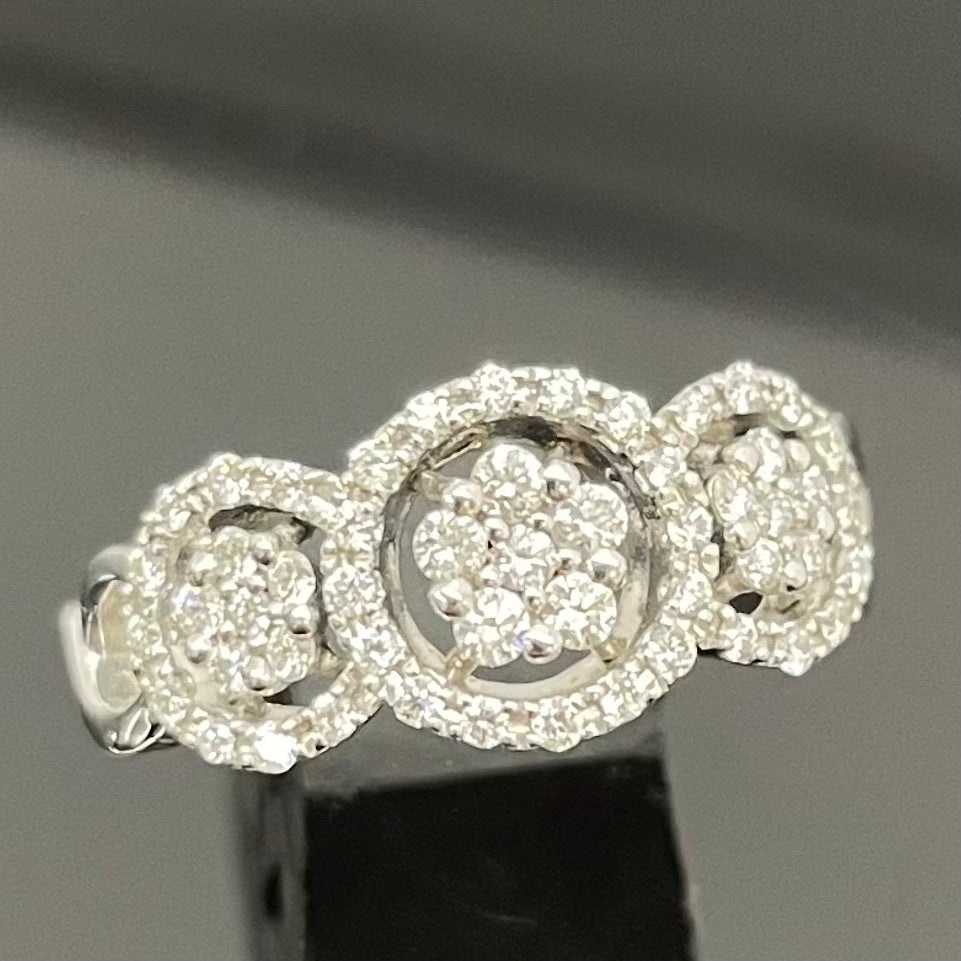 ノンブランド _K18WG FD0.40ct_ ダイヤモンドデザインリング_中古品