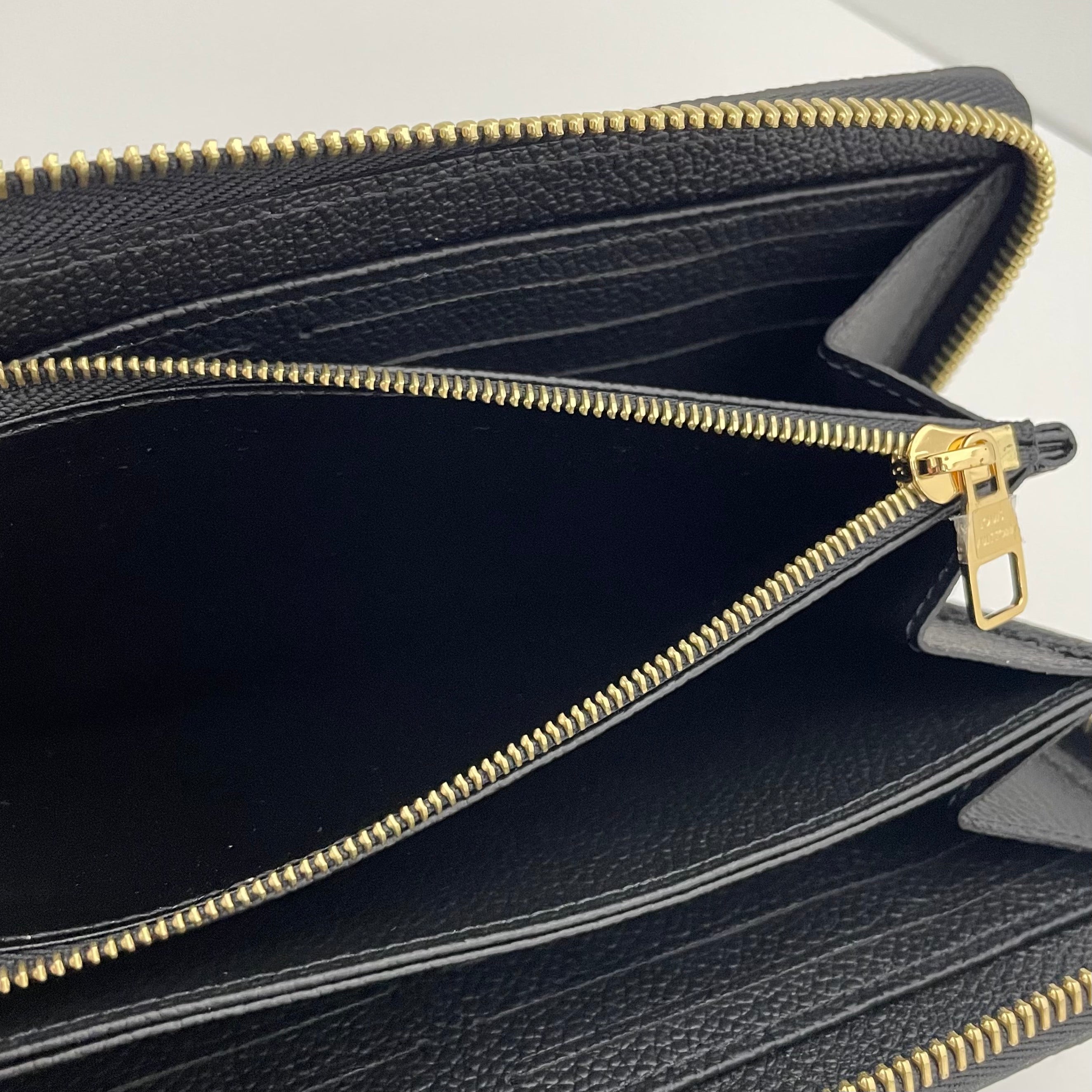 【送料無料】_ LOUIS VUITTON_(ルイヴィトン)_モノグラムアンプラント _ジッピーウォレット _M61864 _未使用品