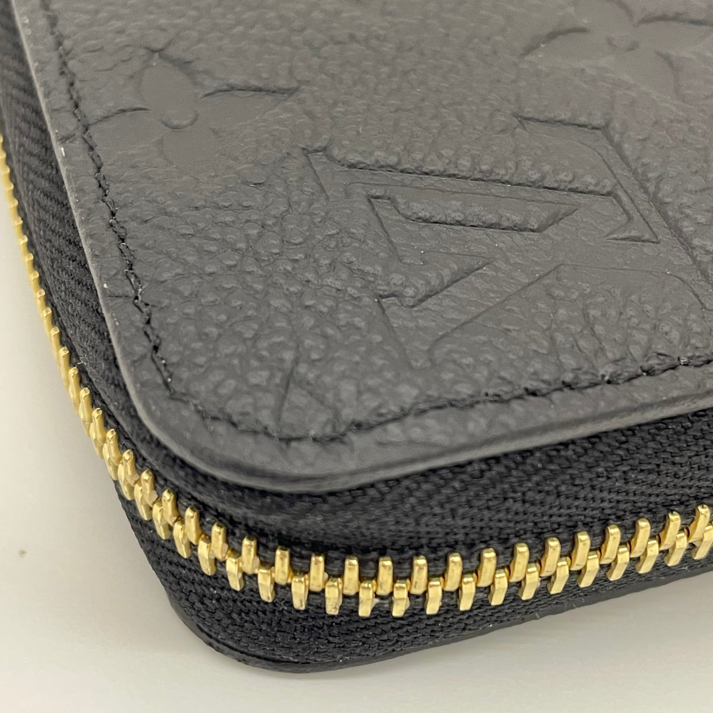 【送料無料】_ LOUIS VUITTON_(ルイヴィトン)_モノグラムアンプラント _ジッピーウォレット _M61864 _未使用品