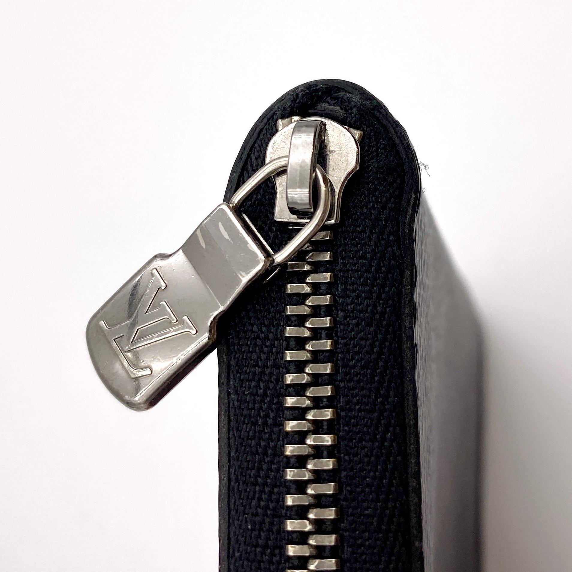 【送料無料】_ LOUIS VUITTON_(ルイヴィトン)_モノグラム・エクリプス_ジッピー・コインパース_ヴェルティカルM81622_ 中古品