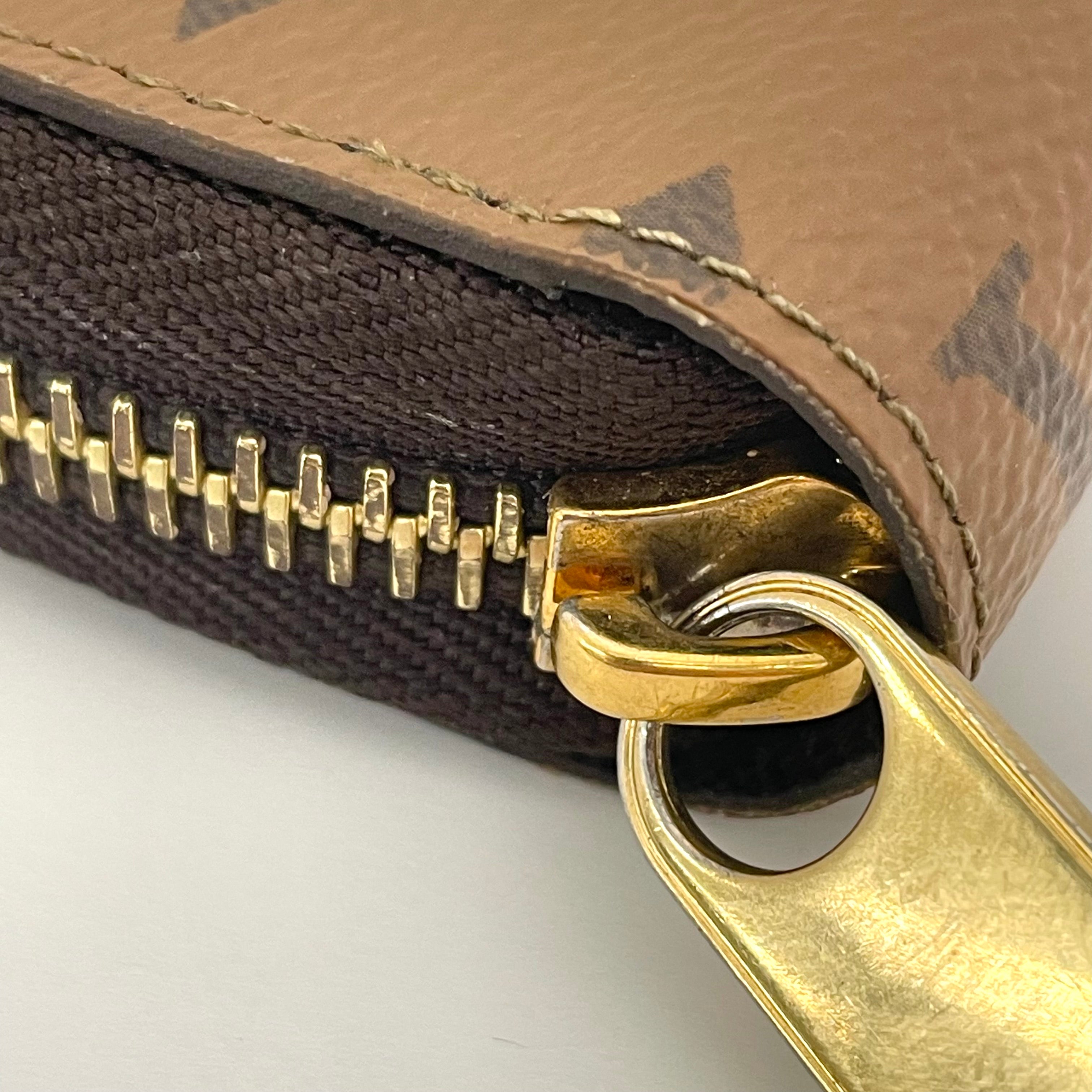 【送料無料】_ LOUIS VUITTON_(ルイヴィトン) _モノグラム・リバース ジッピーウォレット_ M82444 _中古品