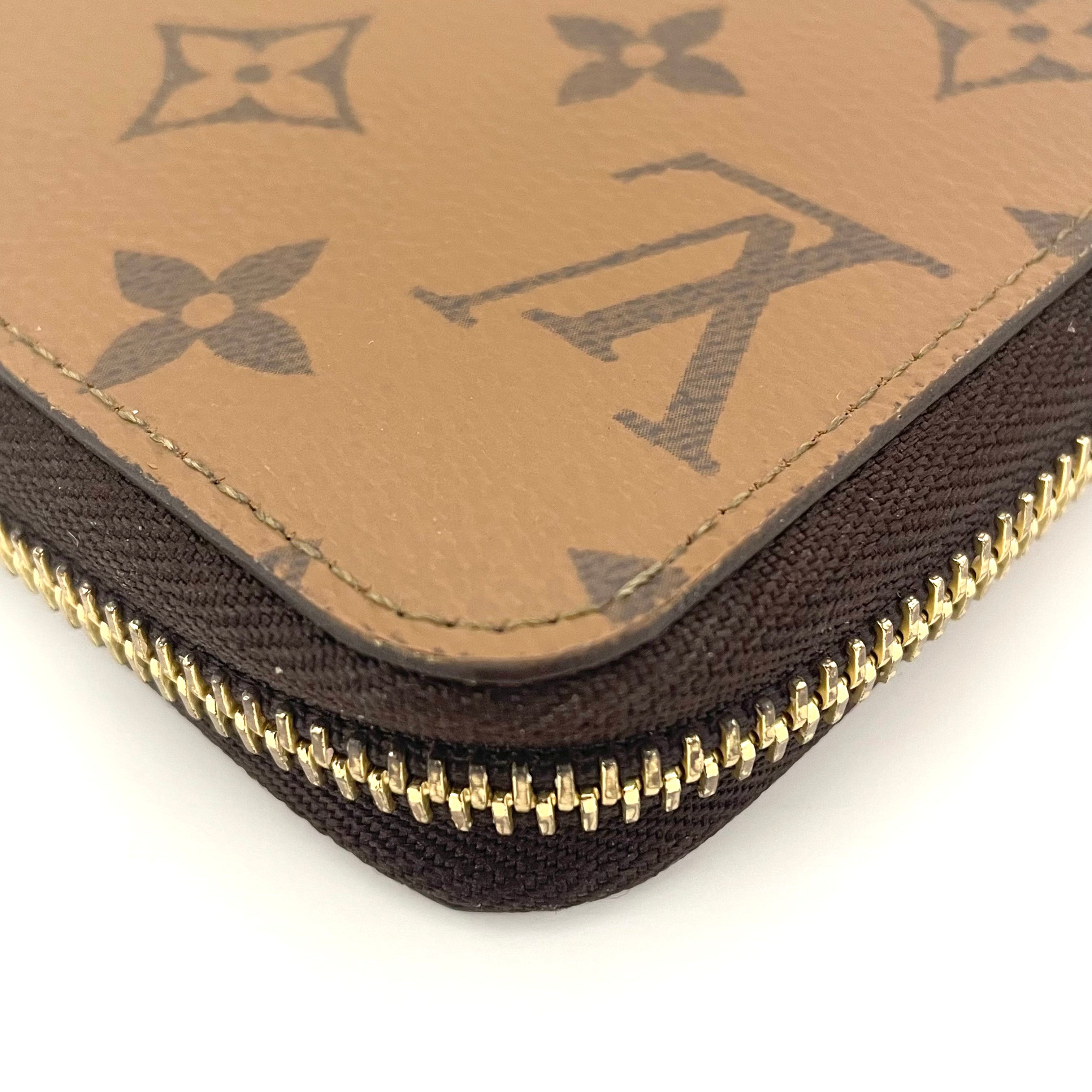 【送料無料】_ LOUIS VUITTON_(ルイヴィトン) _モノグラム・リバース ジッピーウォレット_ M82444 _中古品