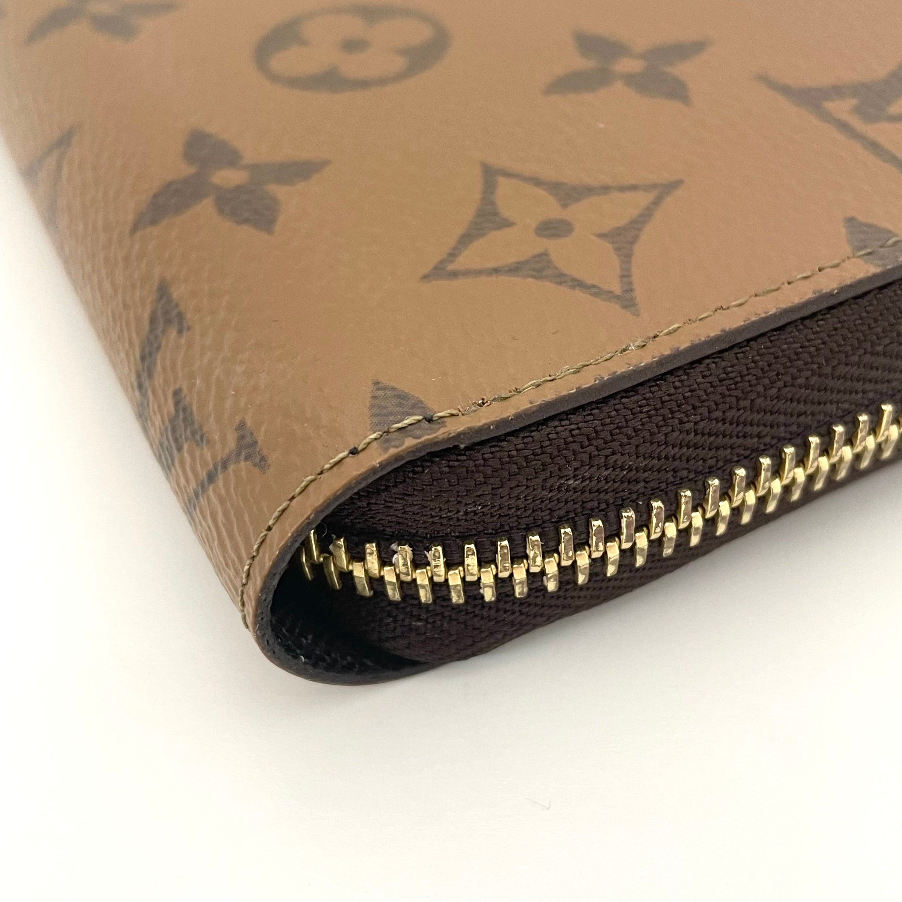 【送料無料】_ LOUIS VUITTON_(ルイヴィトン) _モノグラム・リバース ジッピーウォレット_ M82444 _中古品