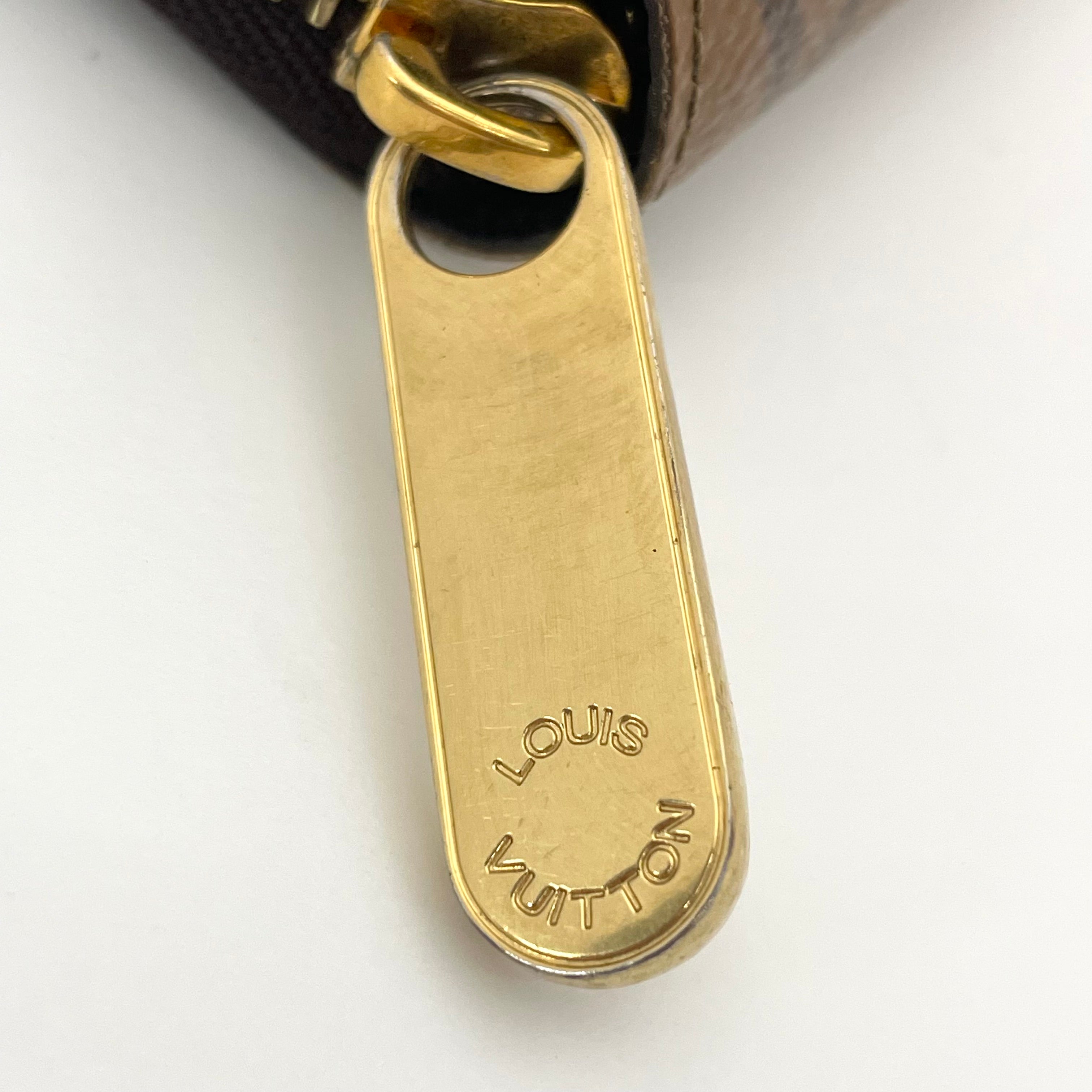 【送料無料】_ LOUIS VUITTON_(ルイヴィトン) _モノグラム・リバース ジッピーウォレット_ M82444 _中古品