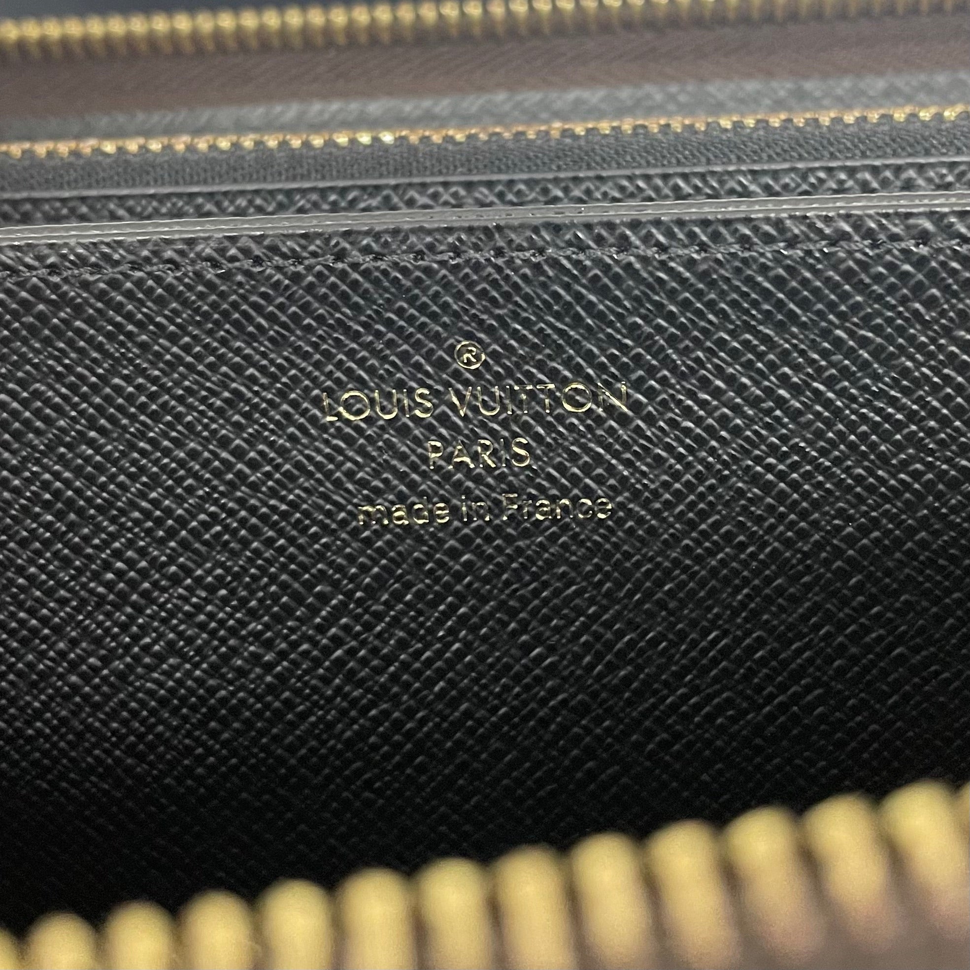 【送料無料】_ LOUIS VUITTON_(ルイヴィトン) _モノグラム・リバース ジッピーウォレット_ M82444 _中古品