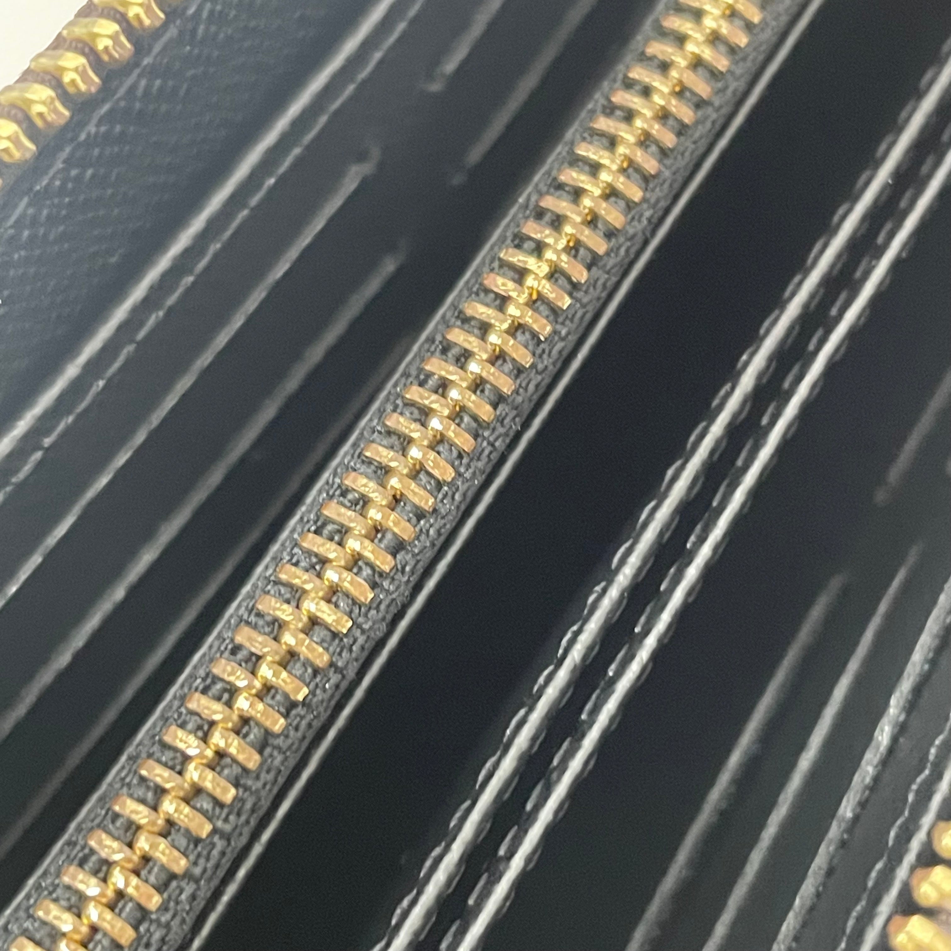 【送料無料】_ LOUIS VUITTON_(ルイヴィトン) _モノグラム・リバース ジッピーウォレット_ M82444 _中古品