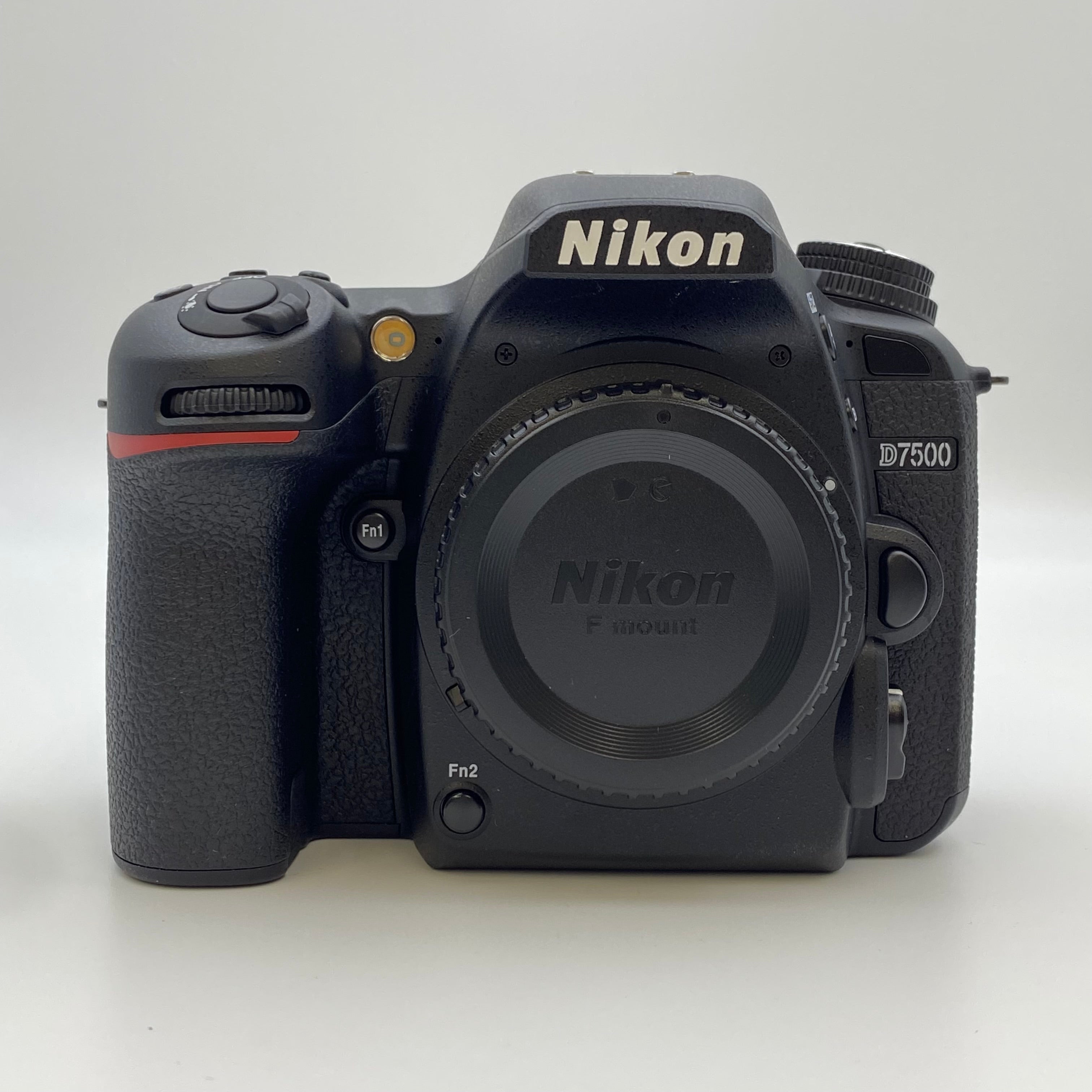 【送料無料】_ Nikon_(ニコン)_D7500 18-140 VR Kit_一眼レフカメラ レンズキット_中古品