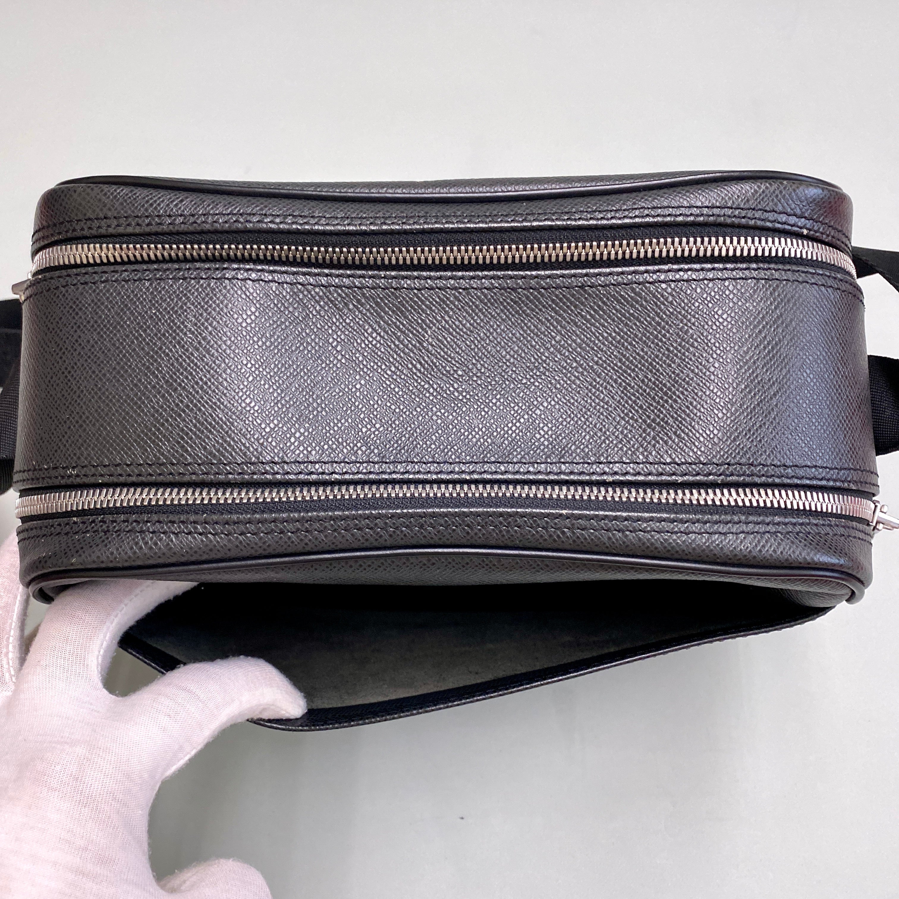 【送料無料】_ LOUIS VUITTON_(ルイヴィトン)_タイガ _リポーター アルドワーズ_ M30152_ 中古品