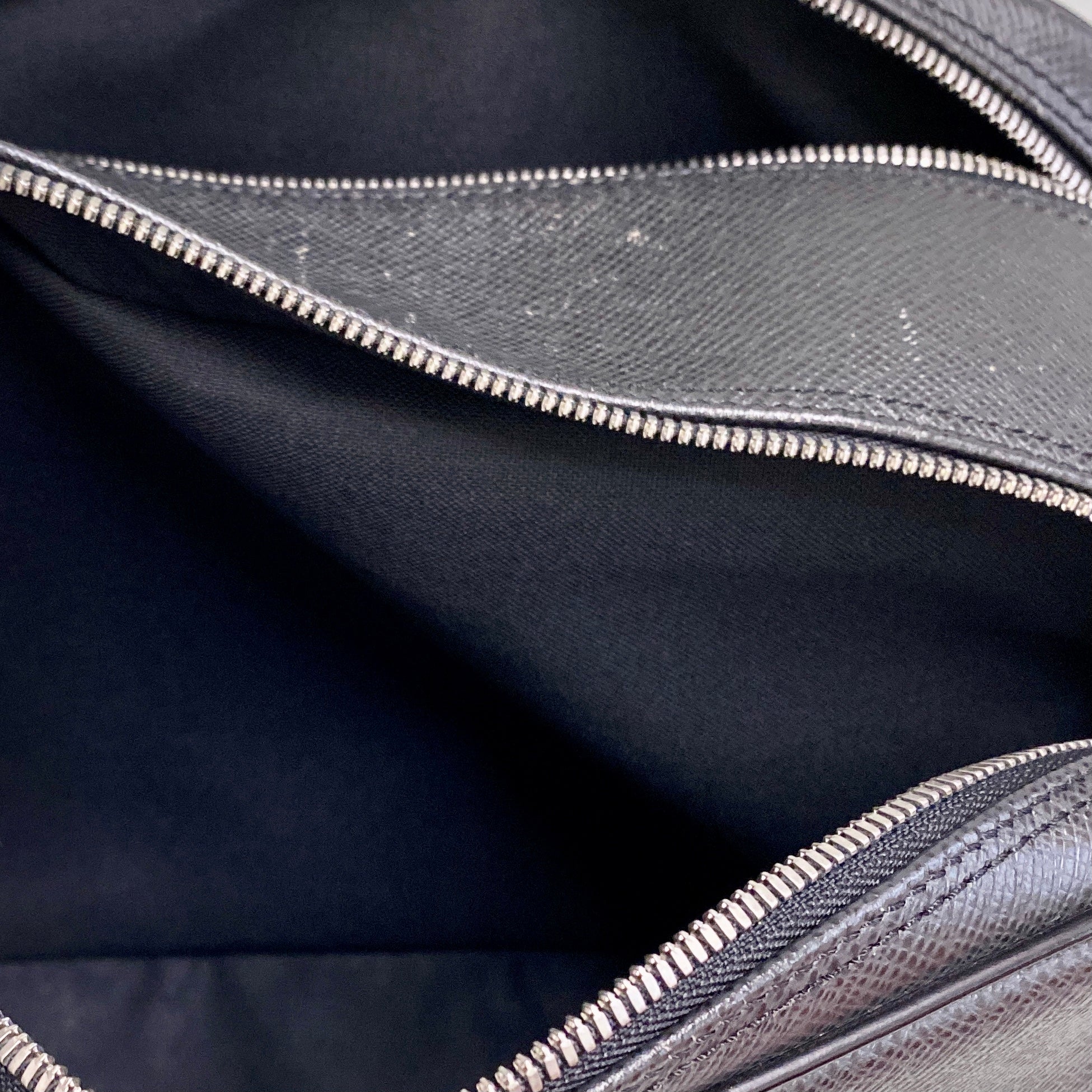 【送料無料】_ LOUIS VUITTON_(ルイヴィトン)_タイガ _リポーター アルドワーズ_ M30152_ 中古品