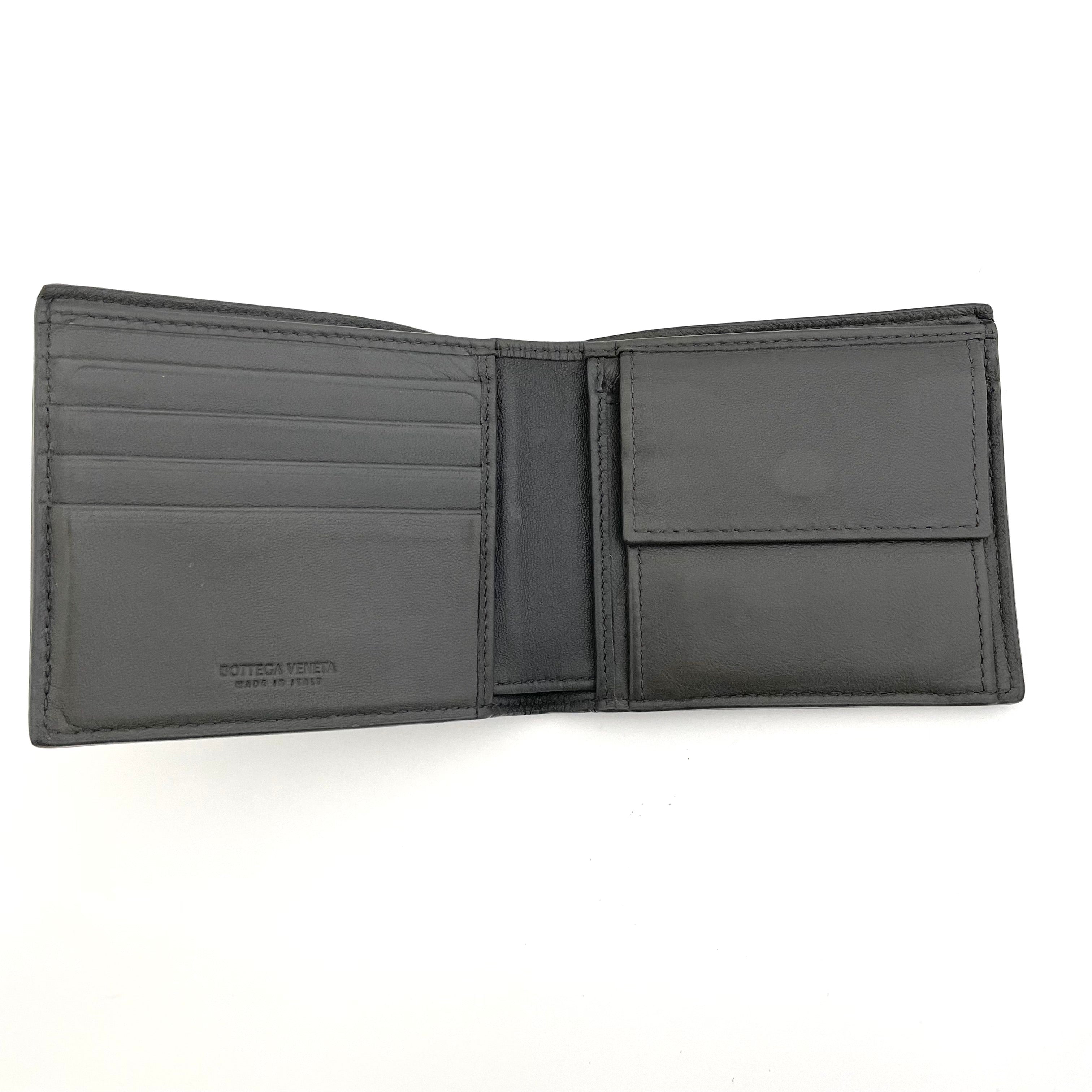 【送料無料】_ BOTTEGA VENETA_(ボッテガヴェネタ)_ 二つ折り財布 _イントレチャート カーフレザー ラムスキン _ブラック ニューライトグレー _193642 V465U 8885 _中古品