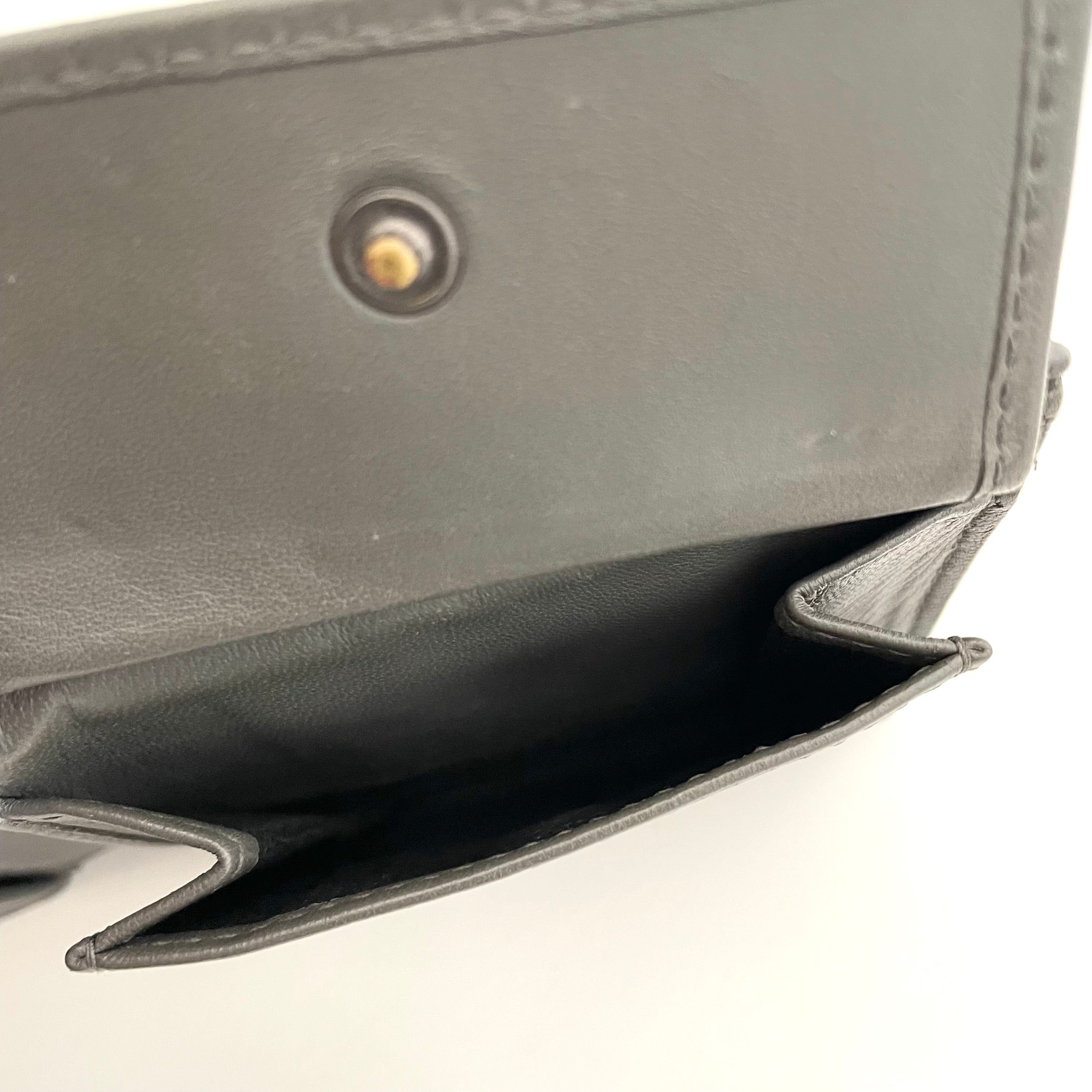 【送料無料】_ BOTTEGA VENETA_(ボッテガヴェネタ)_ 二つ折り財布 _イントレチャート カーフレザー ラムスキン _ブラック ニューライトグレー _193642 V465U 8885 _中古品