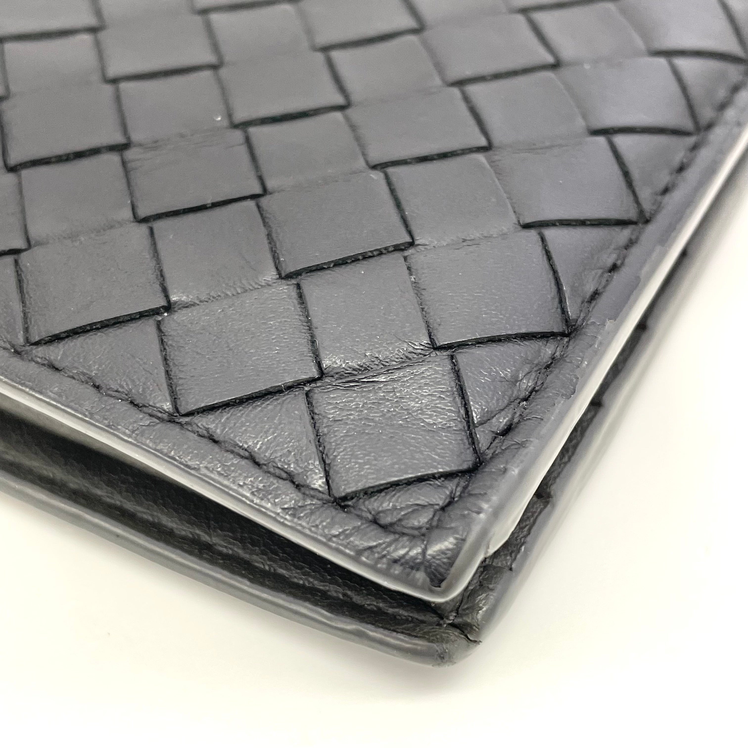 【送料無料】_ BOTTEGA VENETA_(ボッテガヴェネタ)_ 二つ折り財布 _イントレチャート カーフレザー ラムスキン _ブラック ニューライトグレー _193642 V465U 8885 _中古品