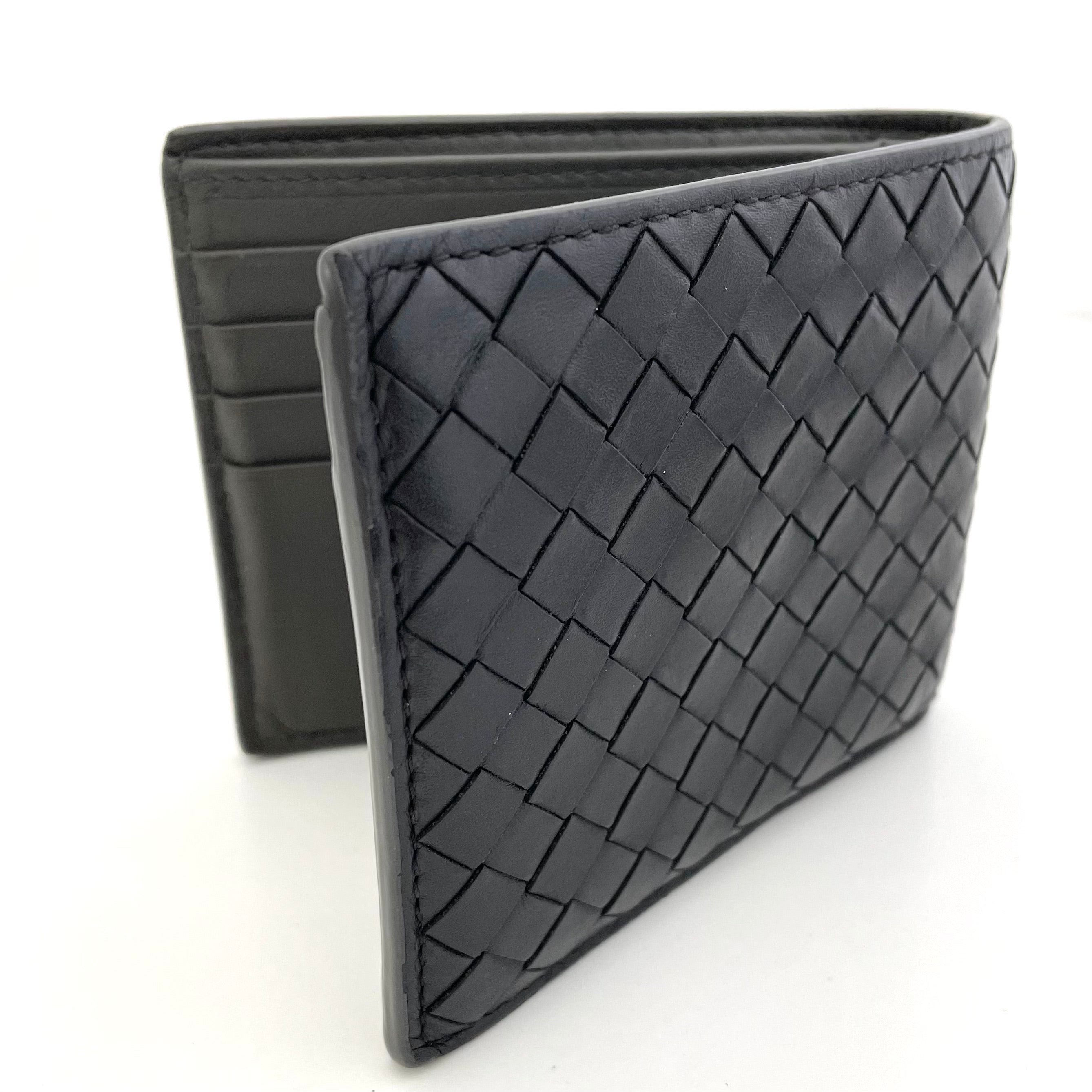 【送料無料】_ BOTTEGA VENETA_(ボッテガヴェネタ)_ 二つ折り財布 _イントレチャート カーフレザー ラムスキン _ブラック ニューライトグレー _193642 V465U 8885 _中古品