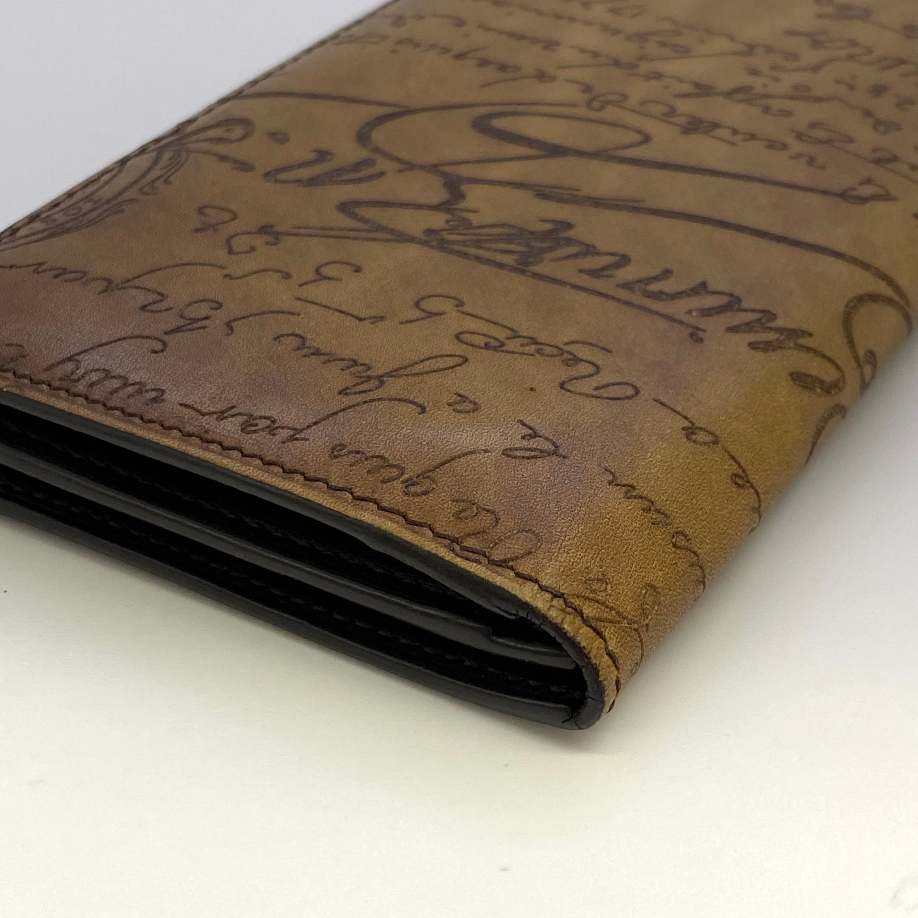 【送料無料】_Berluti_(ベルルッティ)_スクリットレザー カリグラフィー_サンタル 長財布_中古品