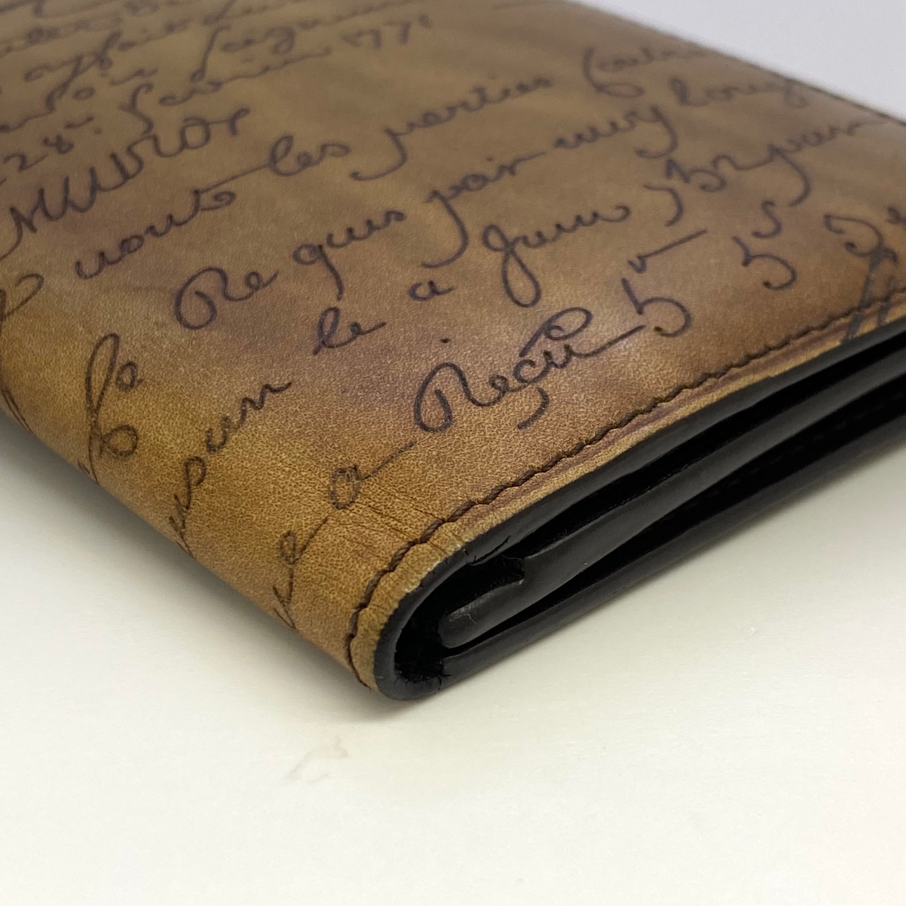 【送料無料】_Berluti_(ベルルッティ)_スクリットレザー カリグラフィー_サンタル 長財布_中古品