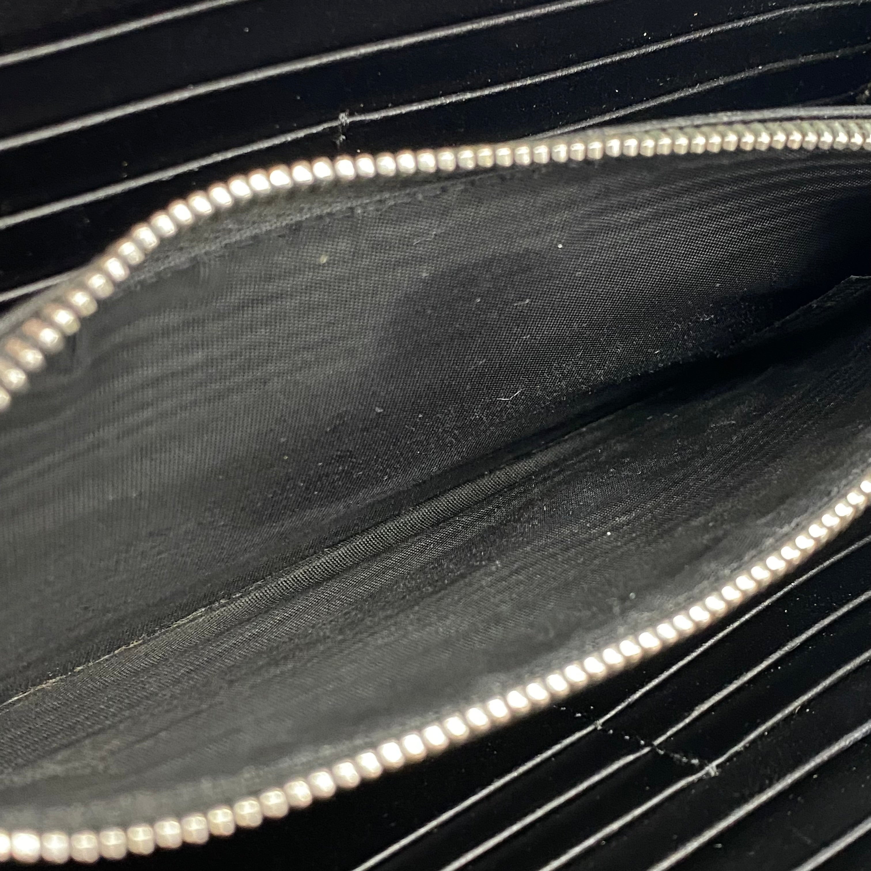 【送料無料】_Maison Margiela_(メゾンマルジェラ)_カーフスキン ブラック_S35UI0431-P2714-T8013_L字ファスナー長財布_中古品