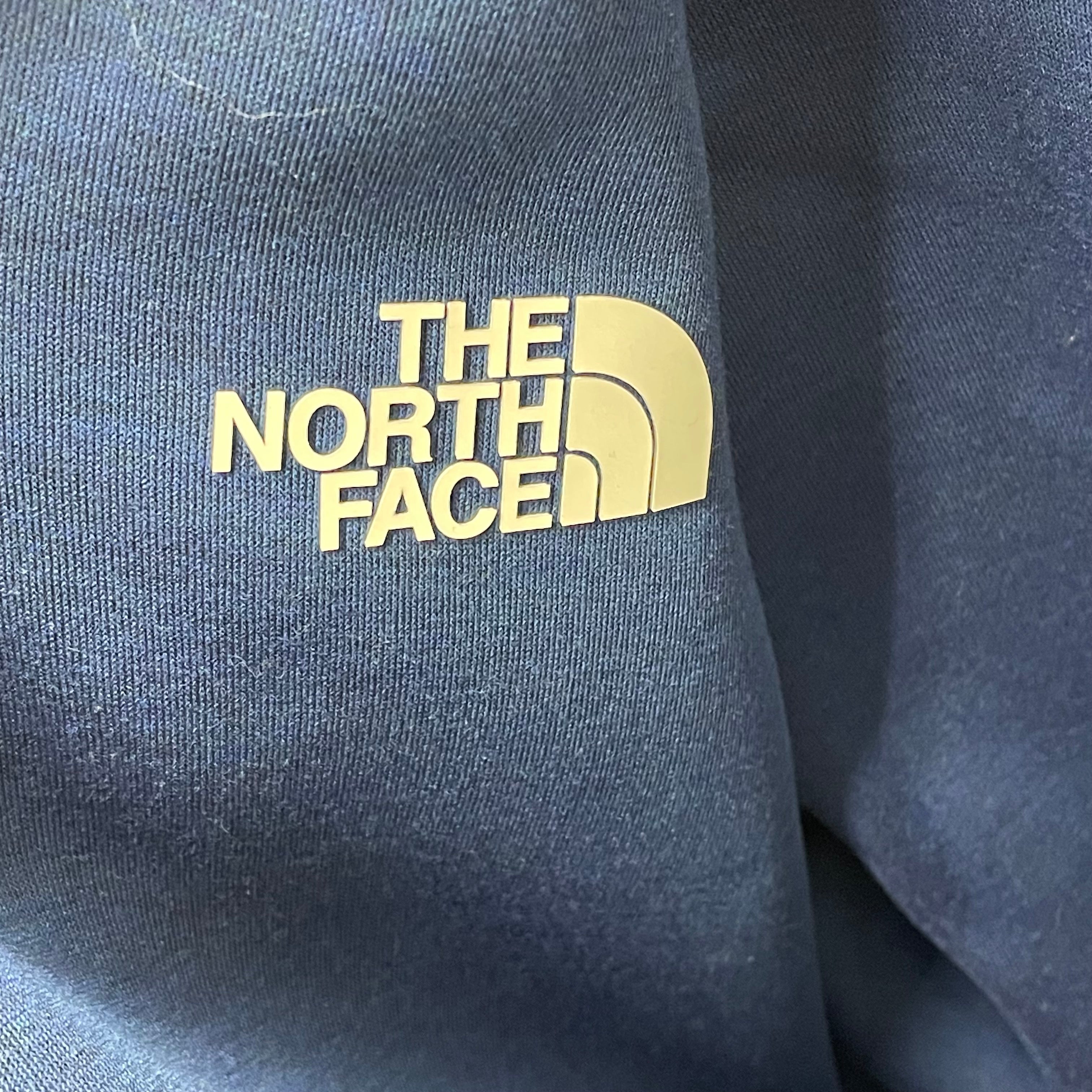 【送料無料】_ THE NORTH FACE_(ザ・ノースフェイス)_リバーシブルテックエアーフーディ(メンズ)_NT62289ネイビーxブルー _Mサイズ 未使用品