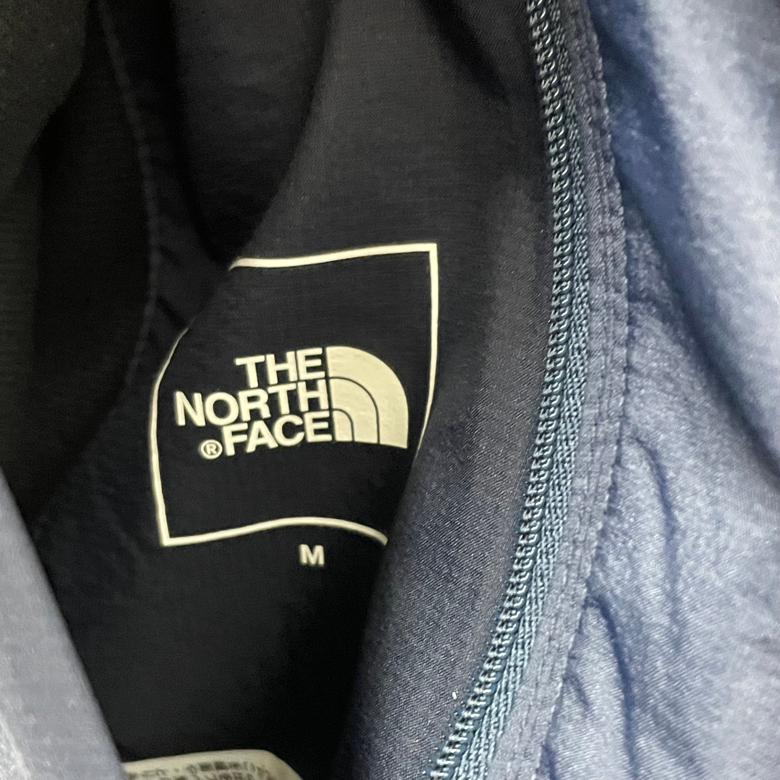 【送料無料】_ THE NORTH FACE_(ザ・ノースフェイス)_リバーシブルテックエアーフーディ(メンズ)_NT62289ネイビーxブルー _Mサイズ 未使用品