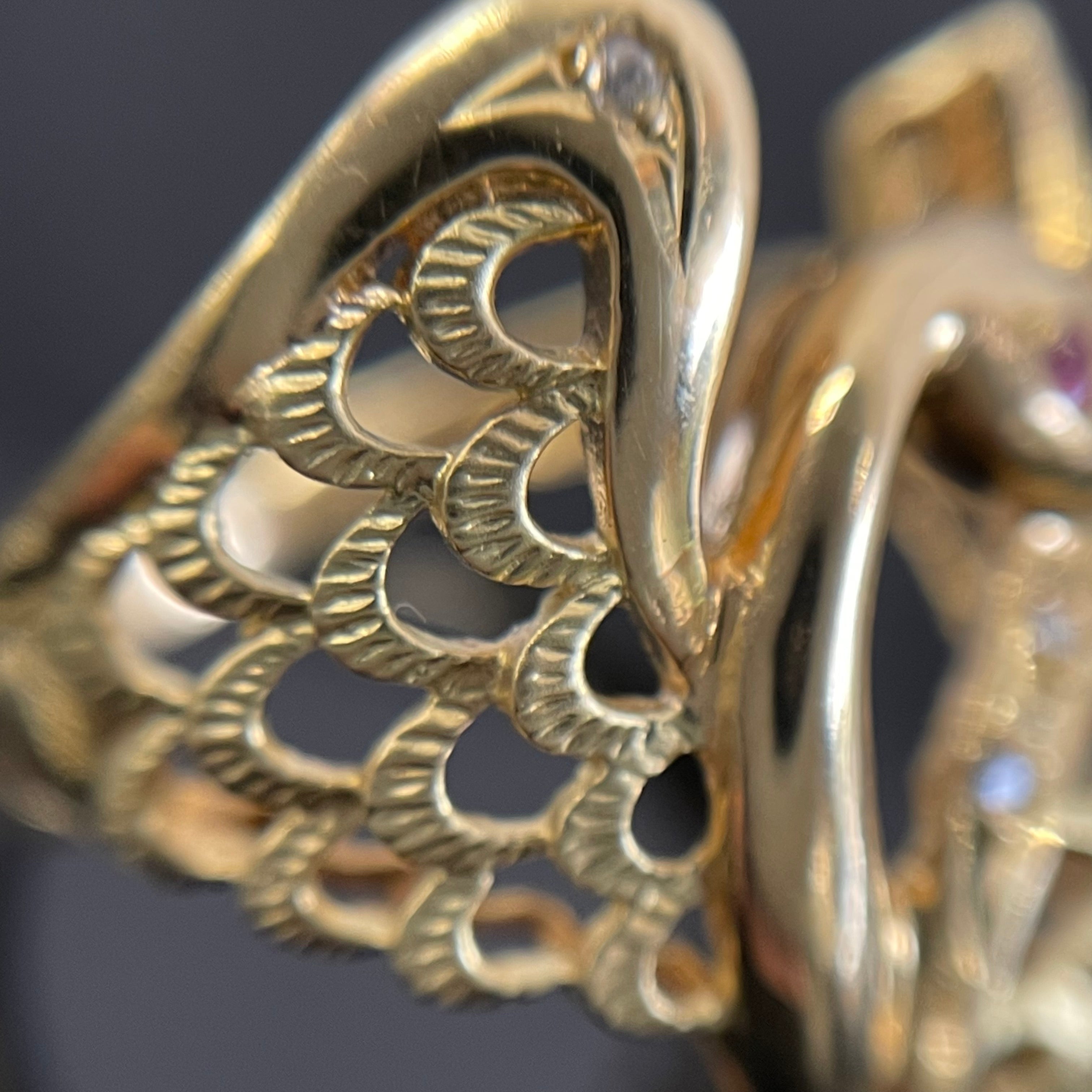 【送料無料】_ ノンブランド_ K18スワンモチーフリング _ルビー/ダイヤモンド付き_中古品