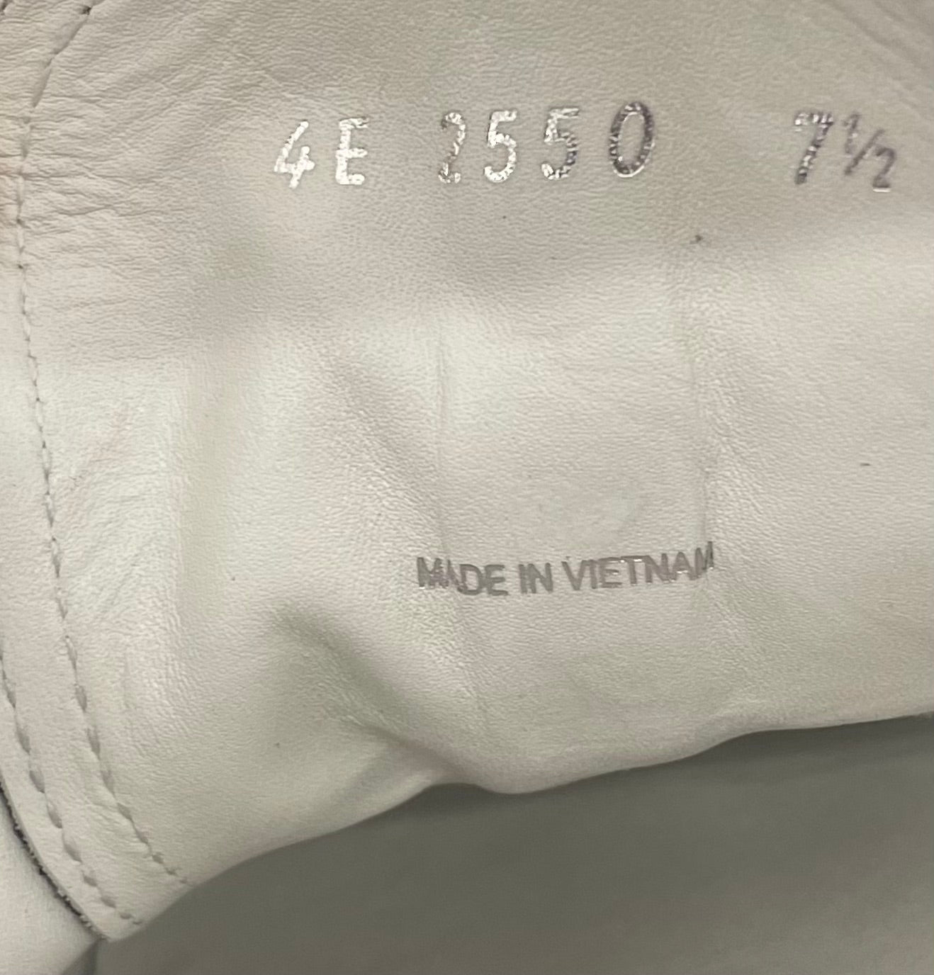 【送料無料】_ PRADA_(プラダ)_ローカット スエードスニーカー _4E2550ネイビー _サイズ7 1/2 26.5cm_ 未使用品