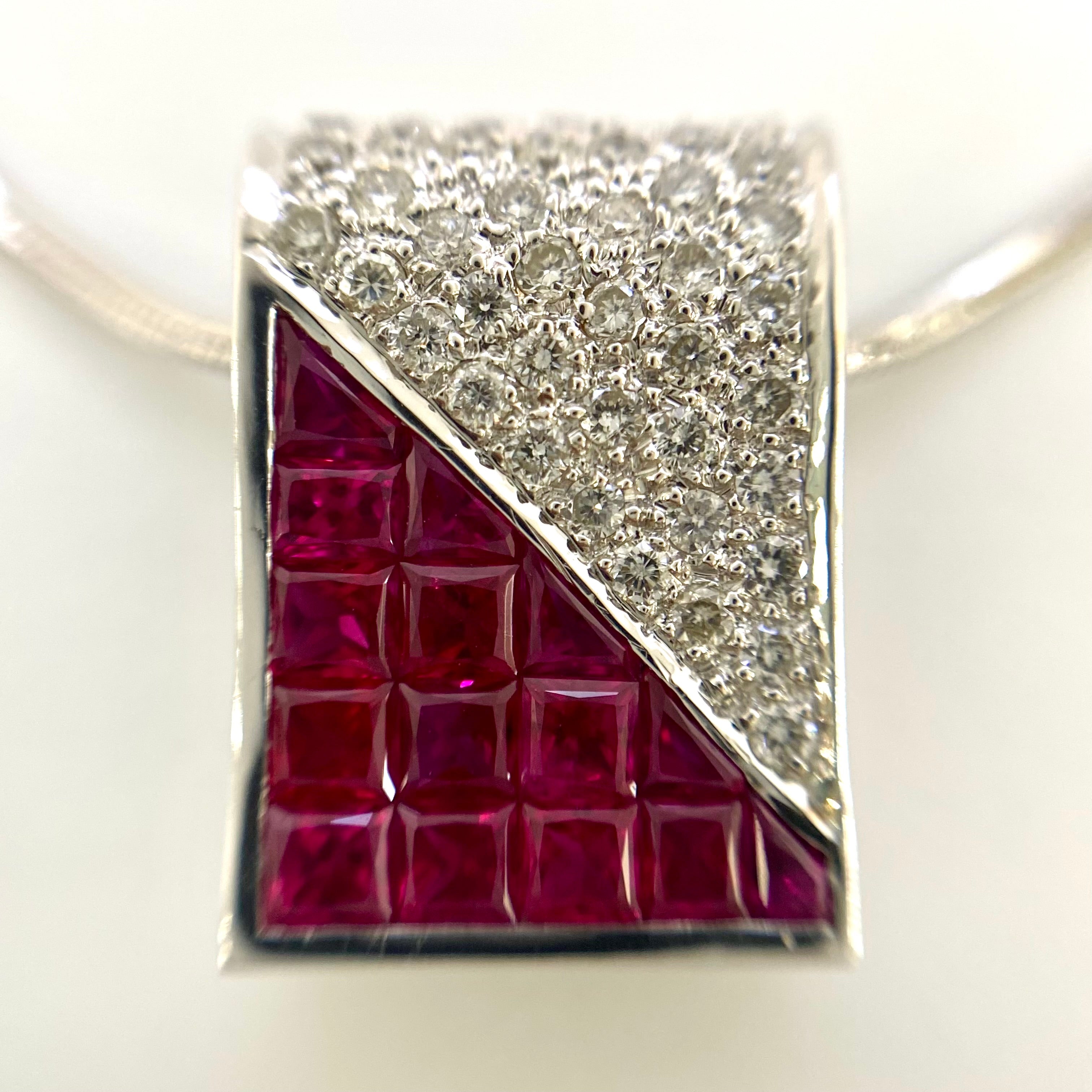 ノンブランド_750 K18WG_R1.40ct FD0.35ct_ミステリーセッティング_ペンダント ネックレス10.7g_中古品