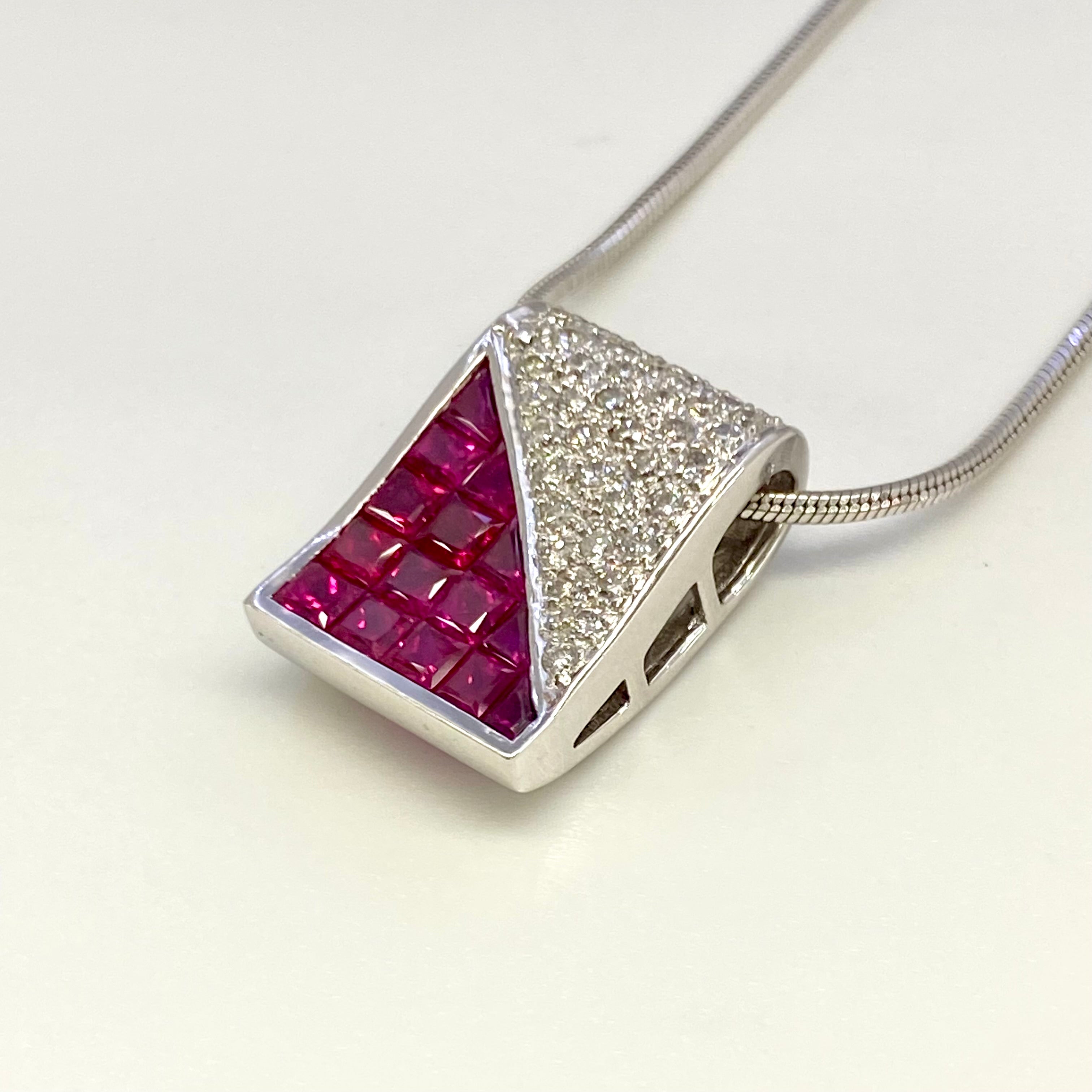 ノンブランド_750 K18WG_R1.40ct FD0.35ct_ミステリーセッティング_ペンダント ネックレス10.7g_中古品