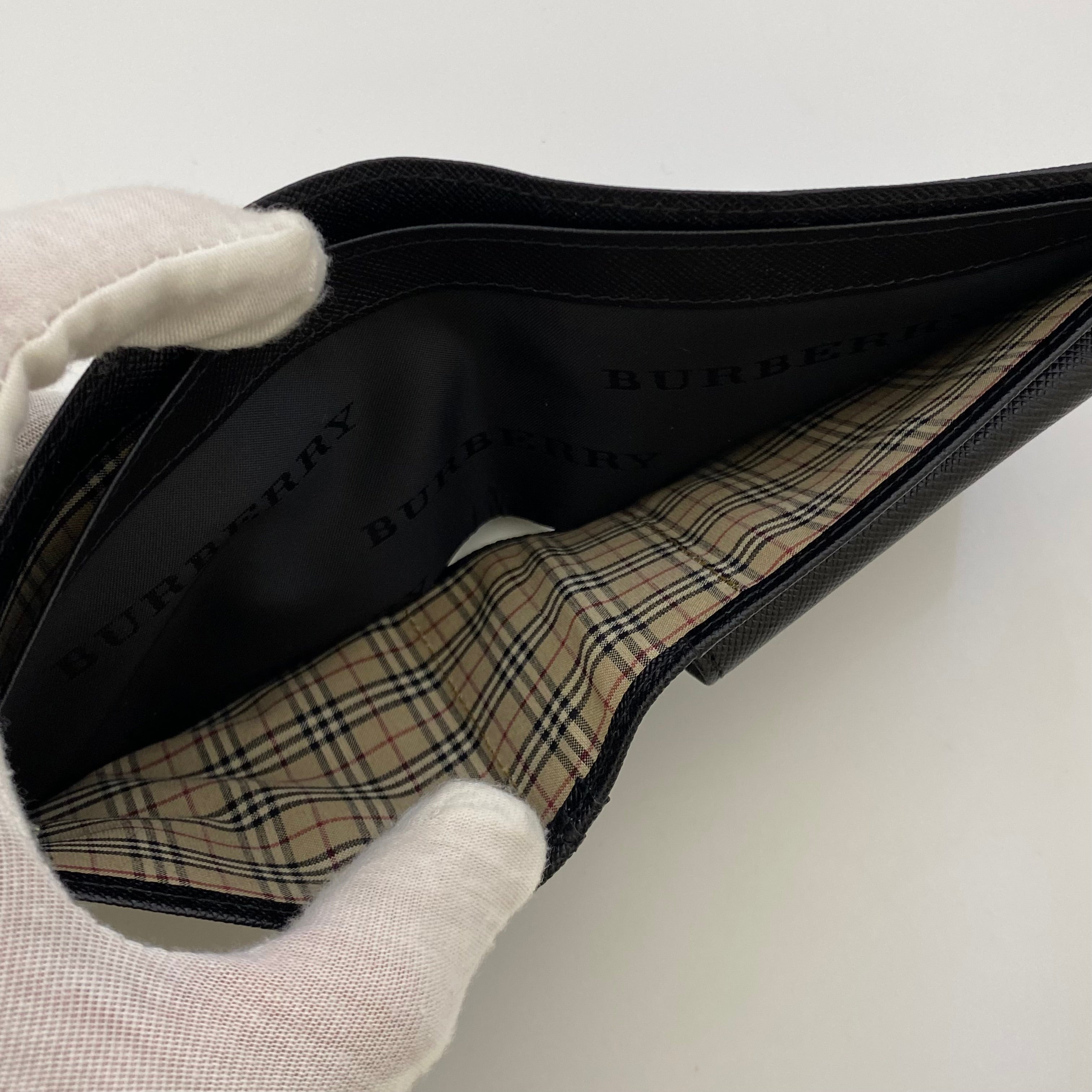 【送料無料】_ BURBERRY_(バーバリー)_二つ折り財布 _(株)西川ライセンス品 _MS5501AD09 _中古品