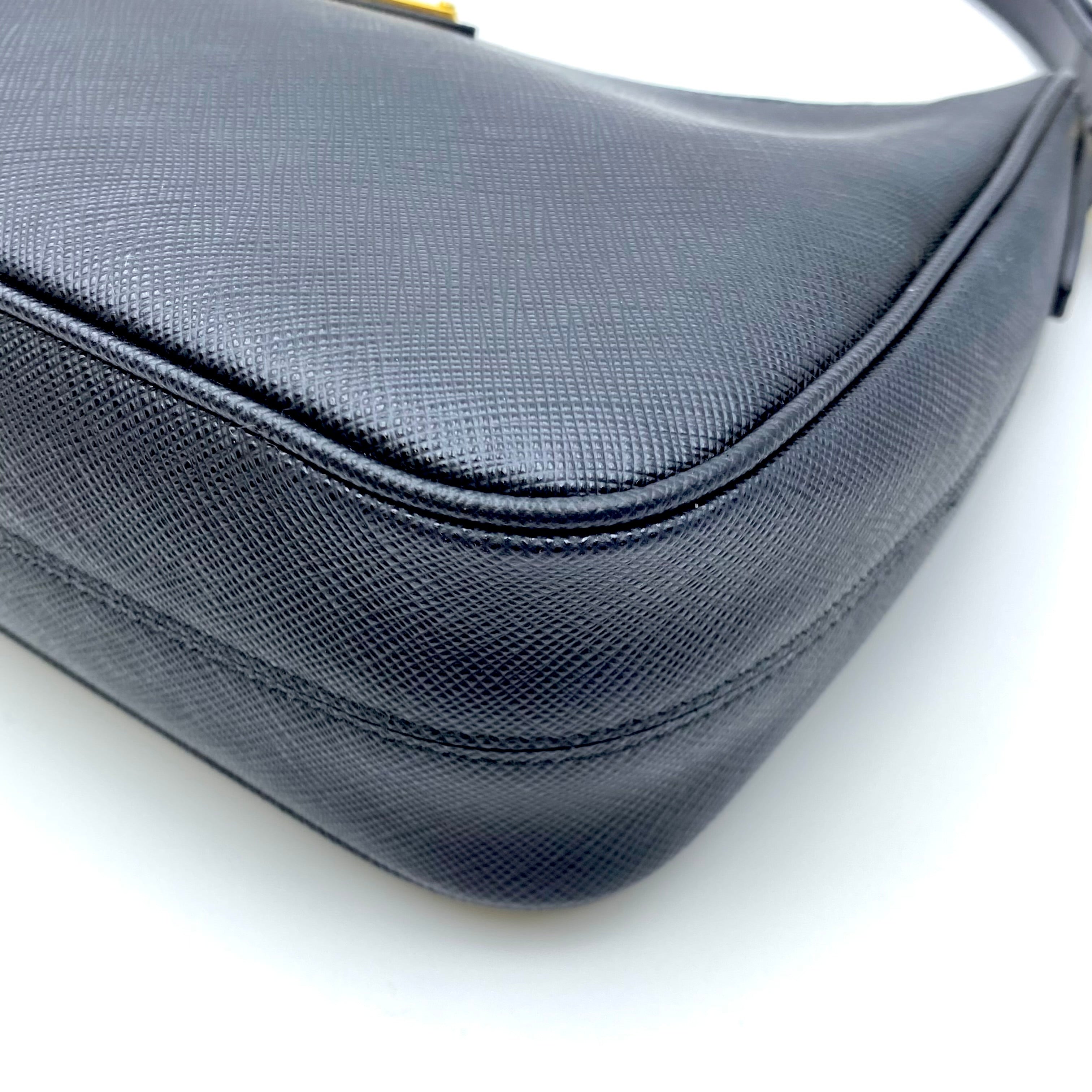 【送料無料】_PRADA_(プラダ)_1BC204_サフィアーノ レザー 黒_ミニバッグ ショルダーバッグ_中古品