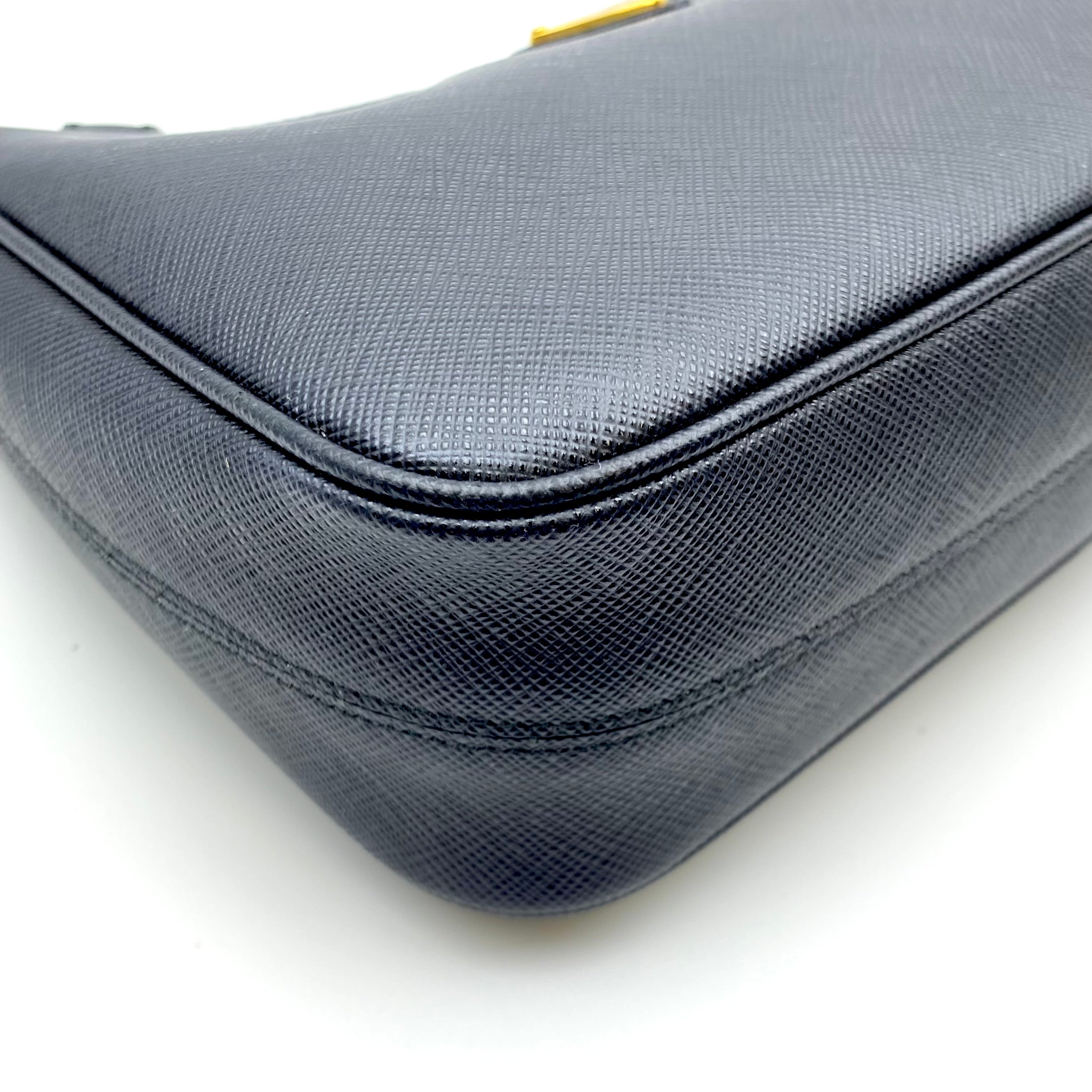 【送料無料】_PRADA_(プラダ)_1BC204_サフィアーノ レザー 黒_ミニバッグ ショルダーバッグ_中古品