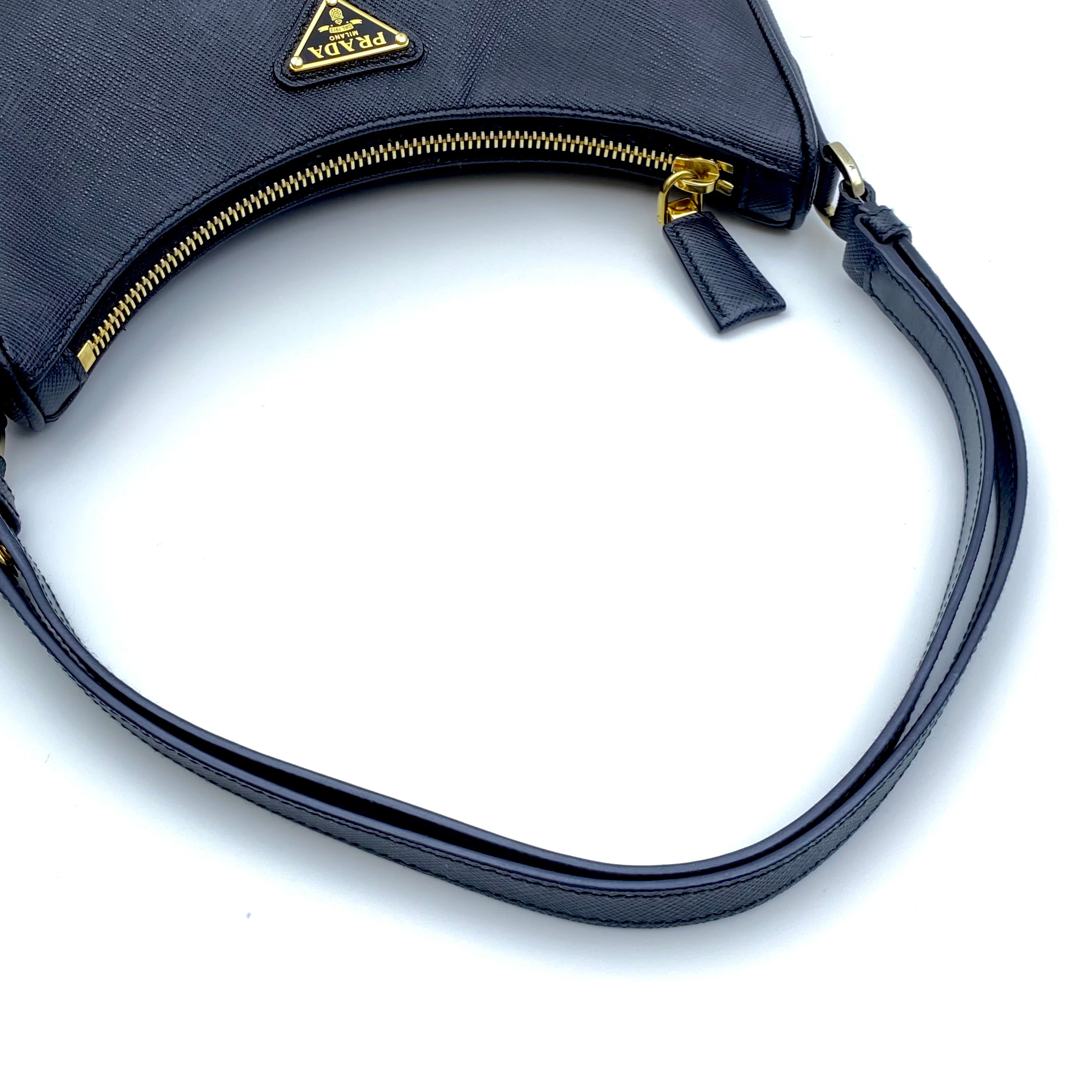 【送料無料】_PRADA_(プラダ)_1BC204_サフィアーノ レザー 黒_ミニバッグ ショルダーバッグ_中古品