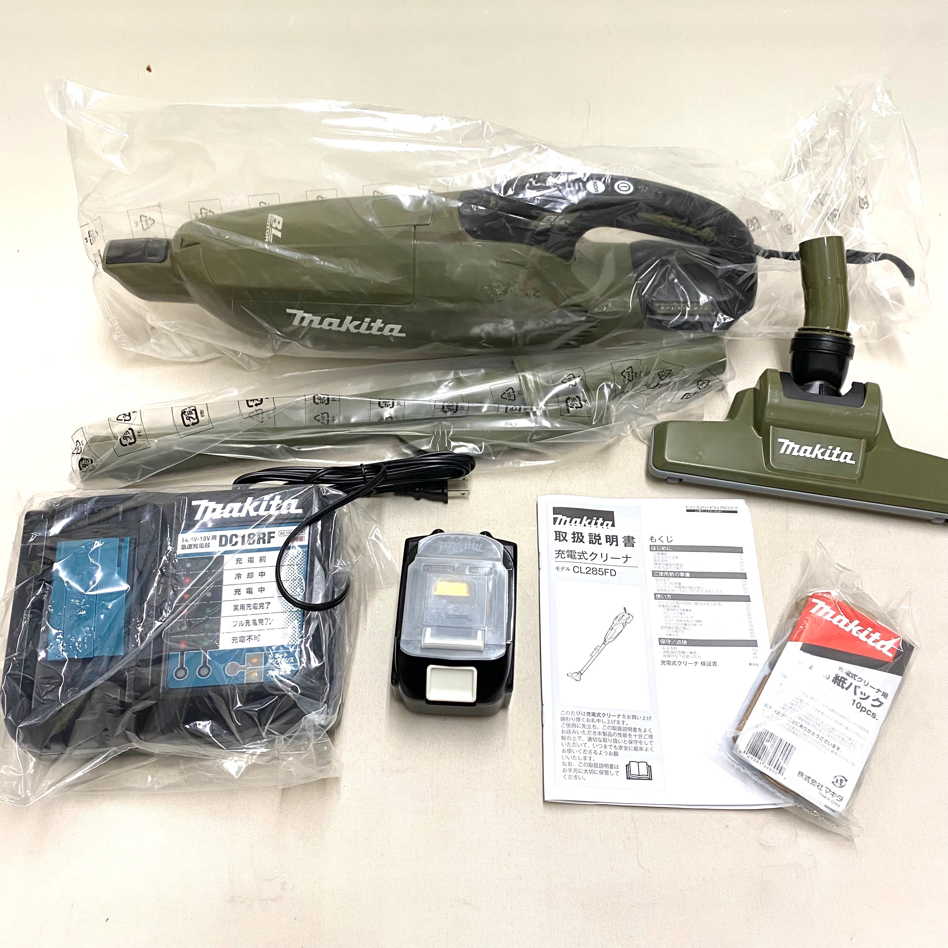 【送料無料】_ makita _(マキタ) _充電式クリーナーCL285FDRFO(オリーブ) _18V 3. 0Ah (バッテリBL1830B×1本)_充電器DC18RF_ 未使用品