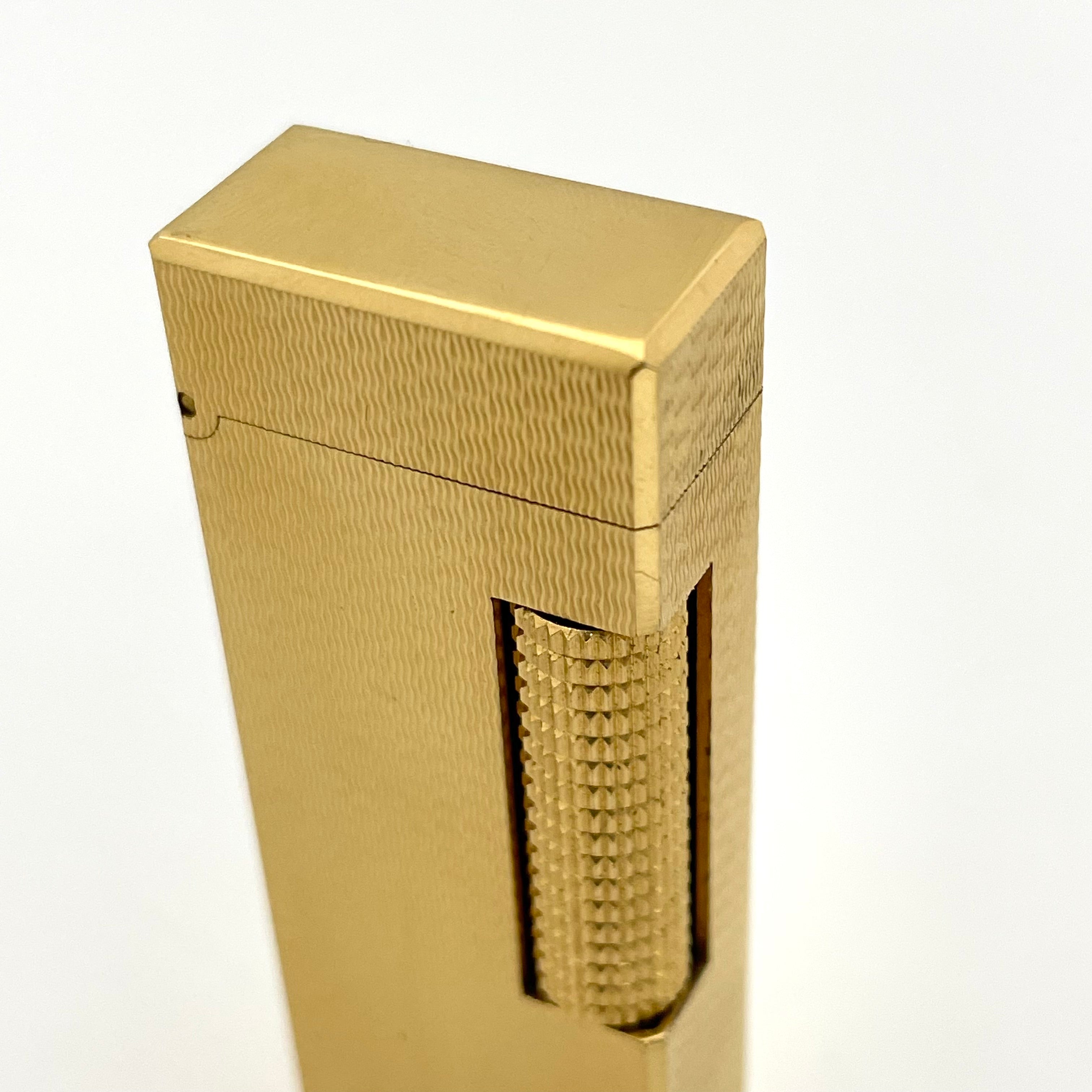 dunhill_(ダンヒル)_ローラーガスライター _ゴールドカラー_ 中古品