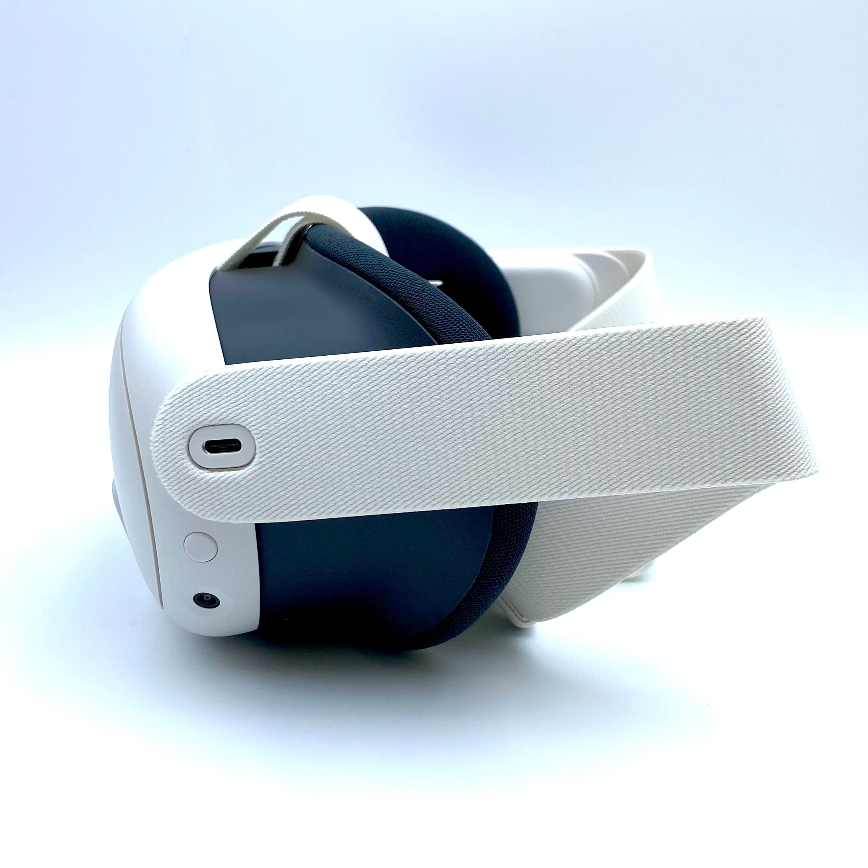 【送料無料】_Meta Quest 3_メタ クエスト 3_891-01223-01 512GB_別売オールインワン充電ドック付き_VRヘッドセット_中古品