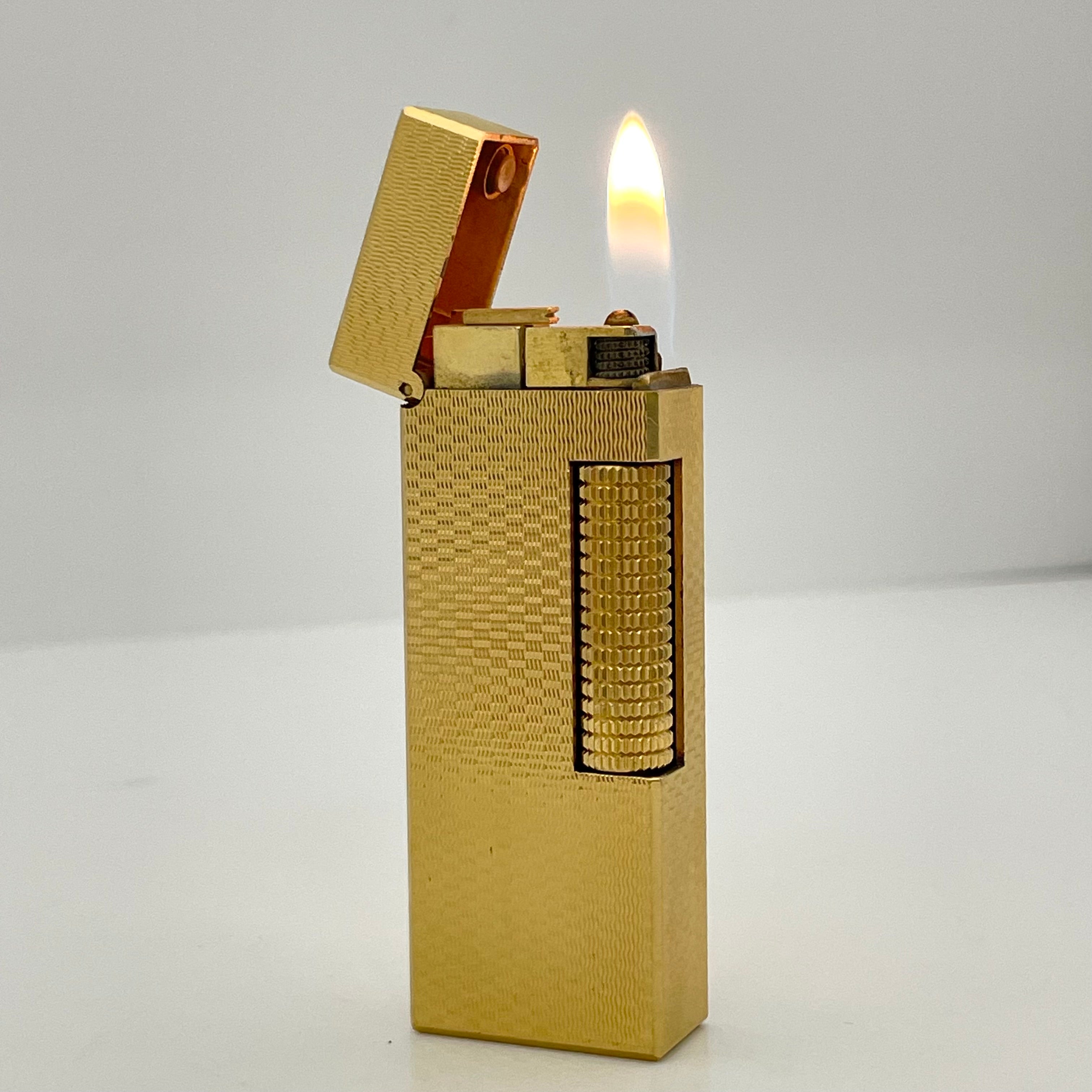 dunhill_(ダンヒル)_ローラーガスライター _ゴールドカラー_ 中古品