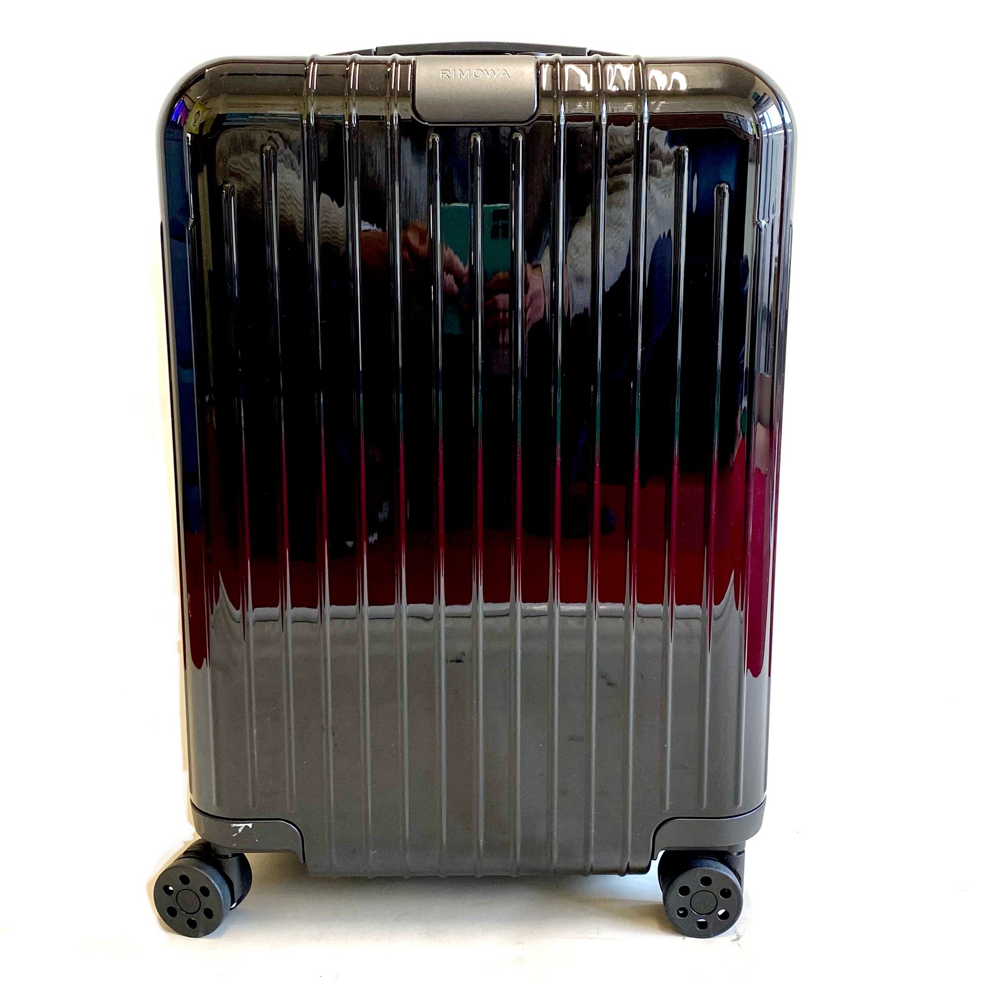 【送料無料】_RIMOWA(リモワ)_Essential Lite エッセンシャルライト_キャビン 82353621_黒 37L スーツケース_中古品