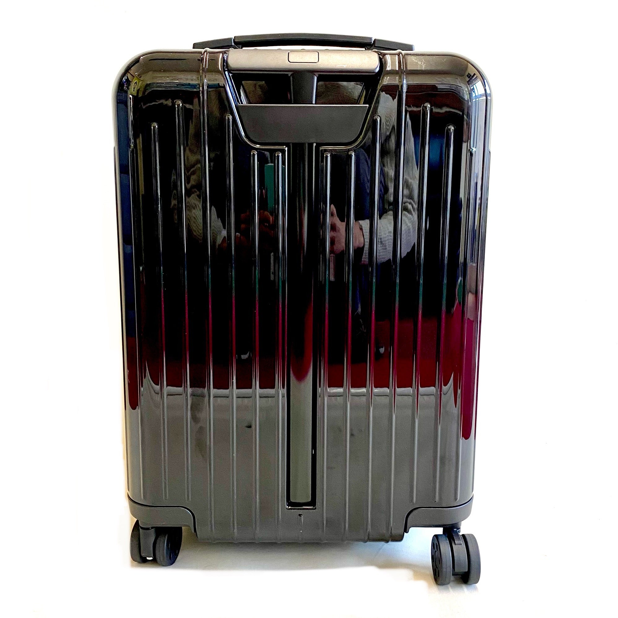 【送料無料】_RIMOWA(リモワ)_Essential Lite エッセンシャルライト_キャビン 82353621_黒 37L スーツケース_中古品