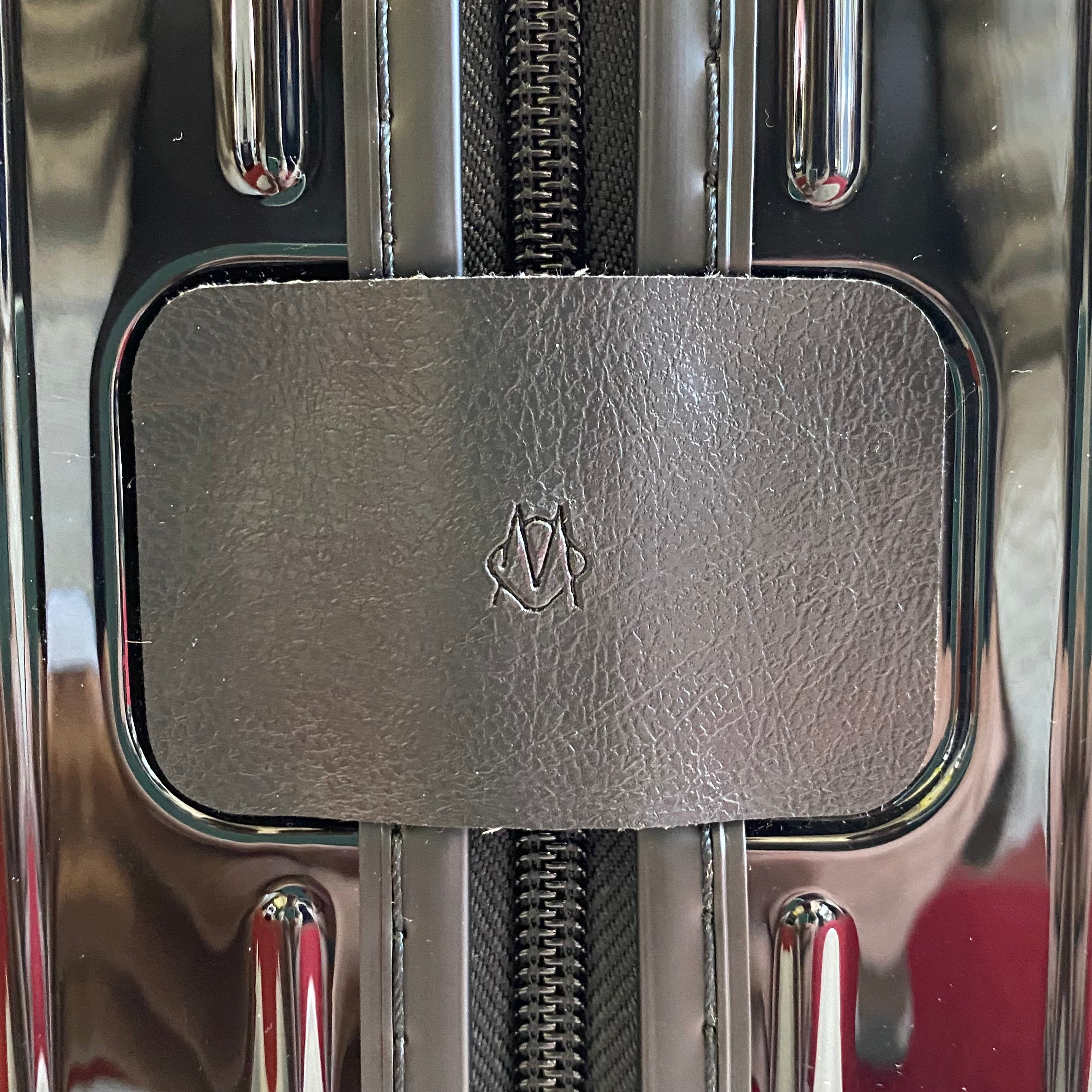 【送料無料】_RIMOWA(リモワ)_Essential Lite エッセンシャルライト_キャビン 82353621_黒 37L スーツケース_中古品