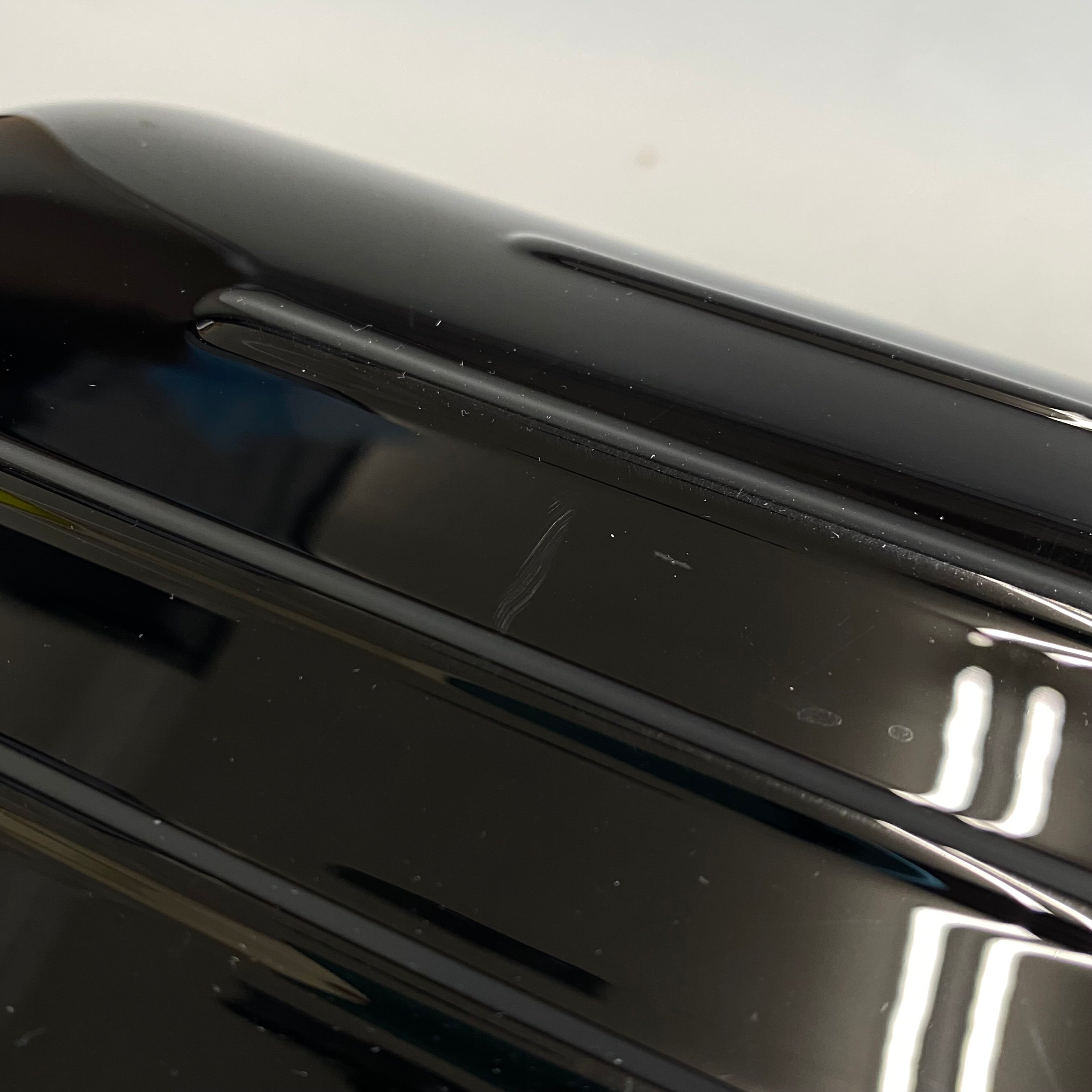 【送料無料】_RIMOWA(リモワ)_Essential Lite エッセンシャルライト_キャビン 82353621_黒 37L スーツケース_中古品