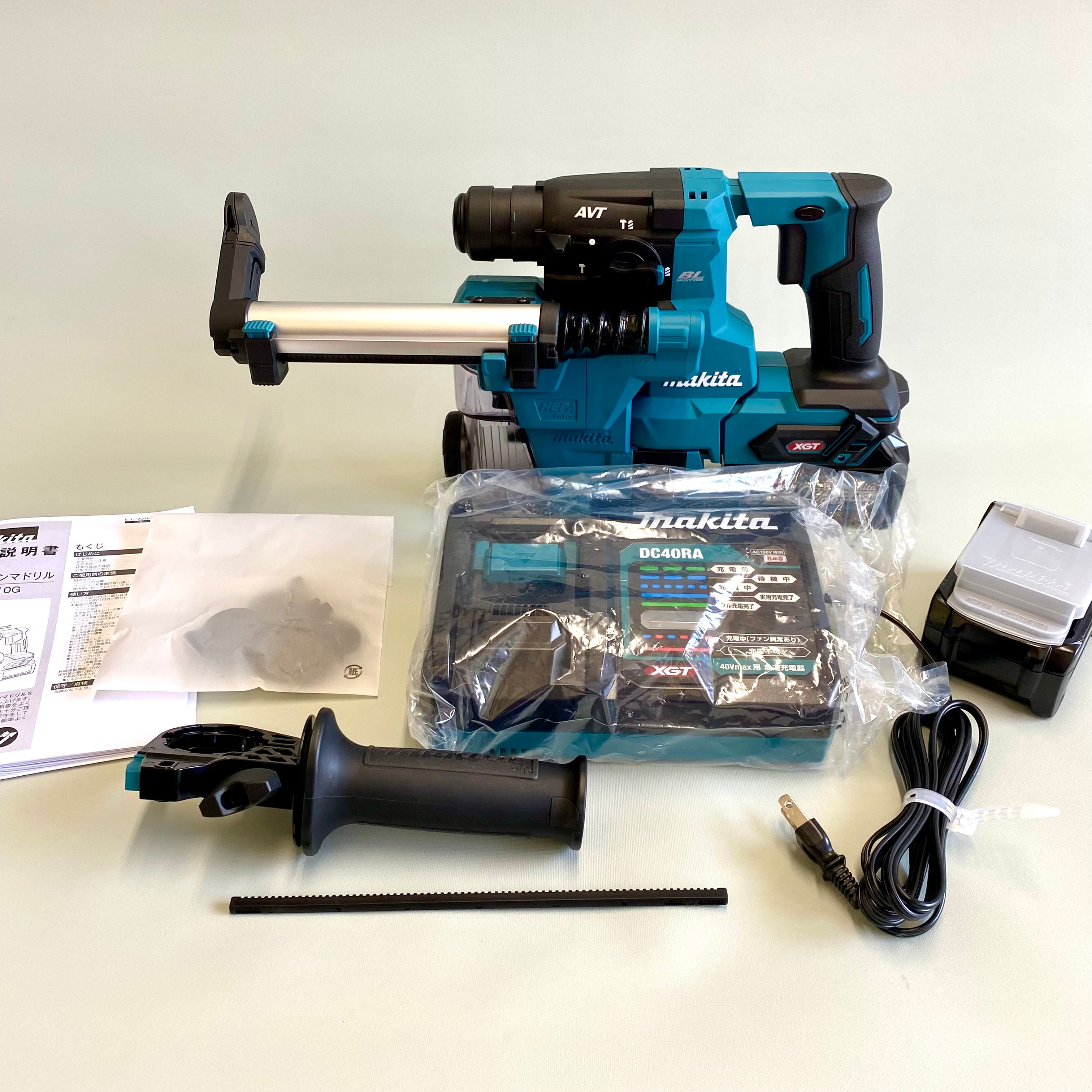 makita_(マキタ)_充電式ハンマドリル_HR010GRDXV_充電器/バッテリ2個付き_未使用品