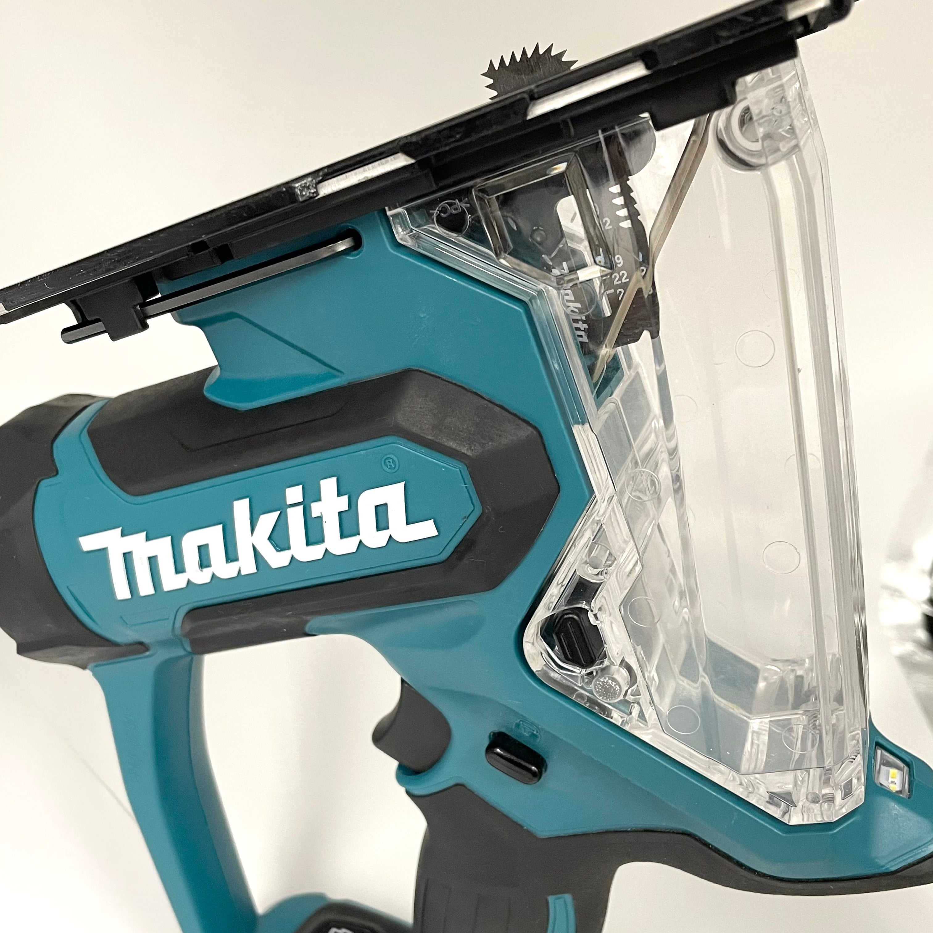 【送料無料】_ makita_(マキタ)_充電式ボードカッタ_SD180DZ(バッテリ.充電器別売)_中古品