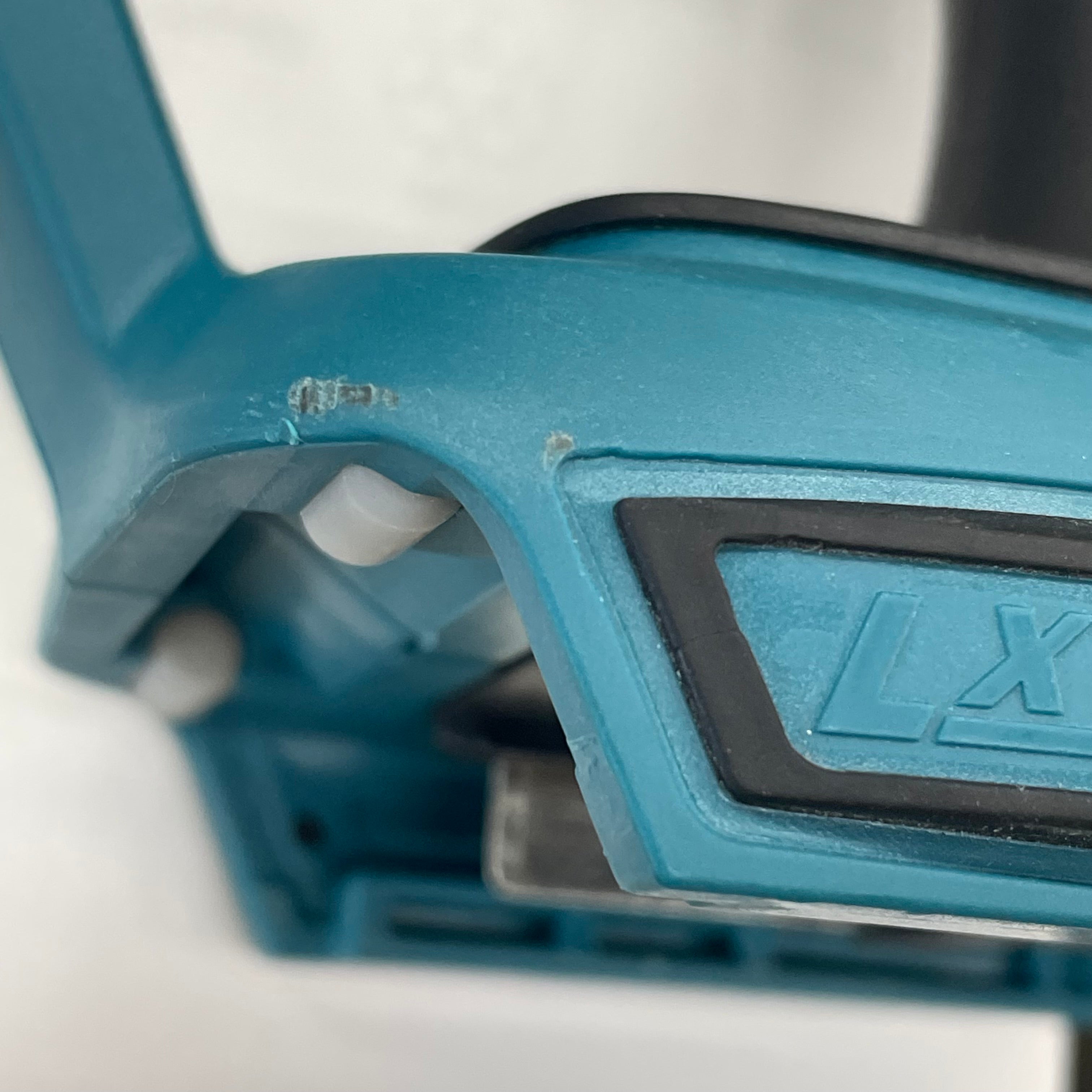 【送料無料】_ makita_(マキタ)_充電式ボードカッタ_SD180DZ(バッテリ.充電器別売)_中古品