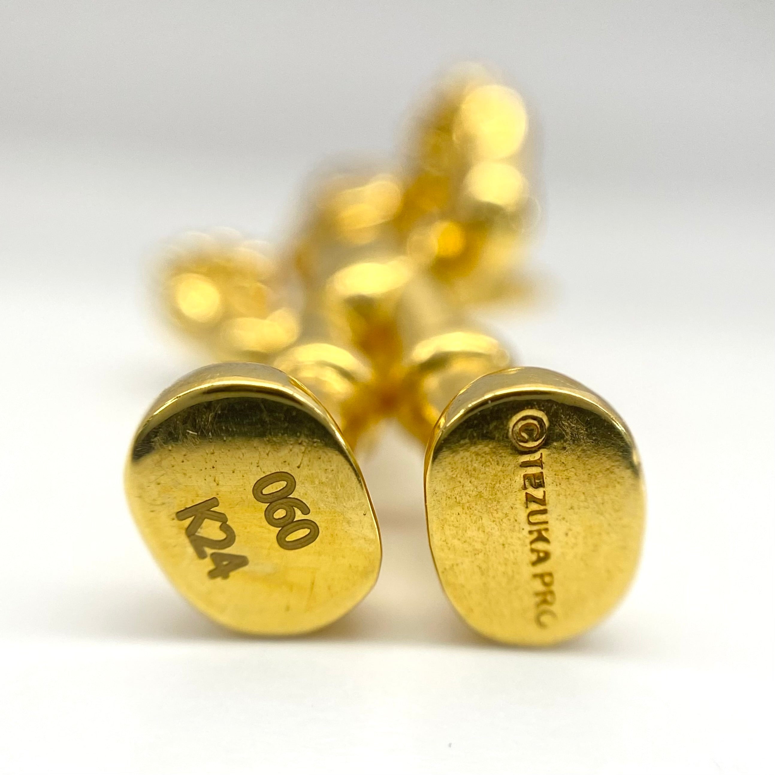 【送料無料】手塚プロダクション_手塚治虫 生誕90周年記念_鉄腕アトム K24 純金フィギュア_90体限定 ディスプレイフレーム付き_中古品