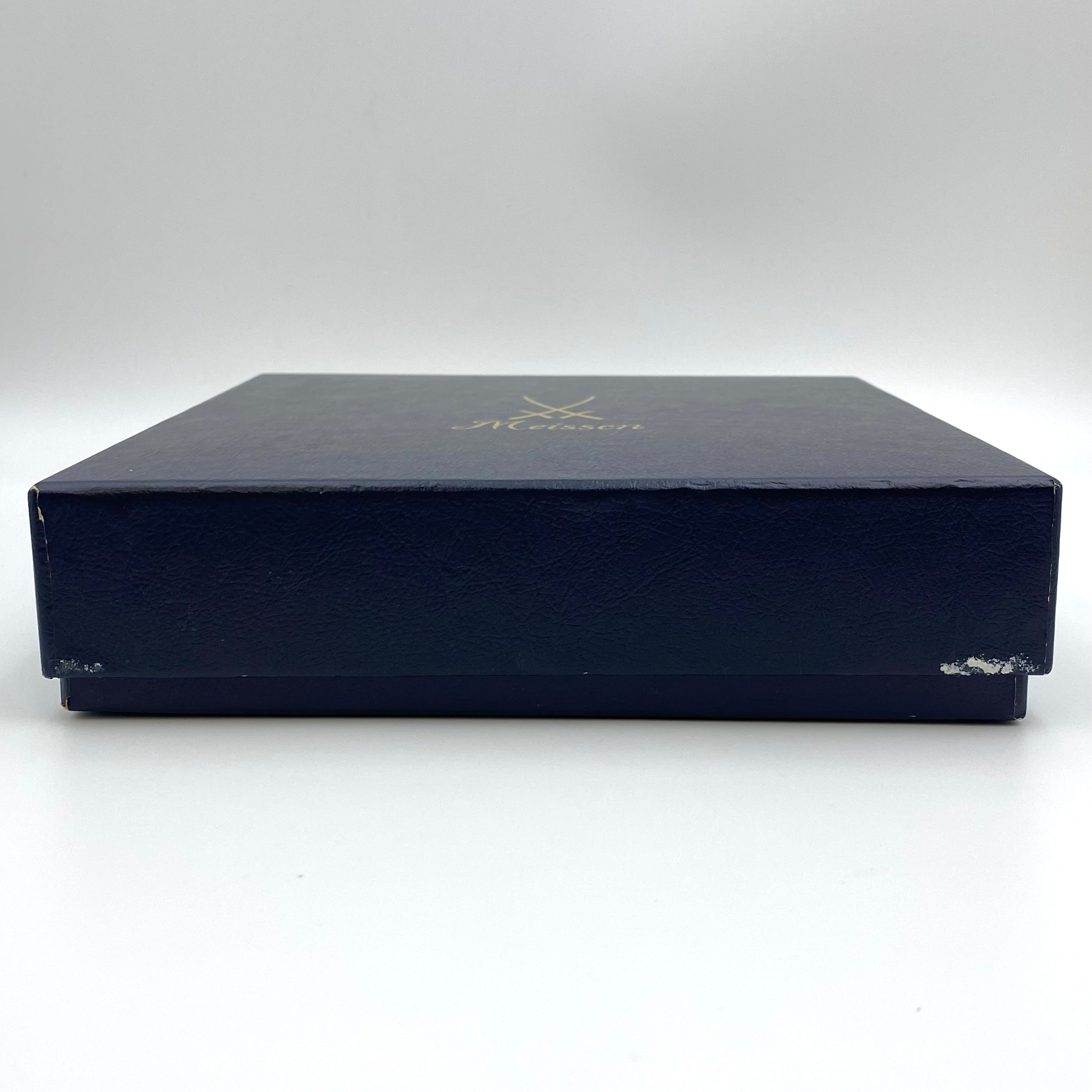 【送料無料】_Meissen_(マイセン)_干支プレート 1998年 虎_「ほろ酔い気分で楽器を弾く動物」_中古品