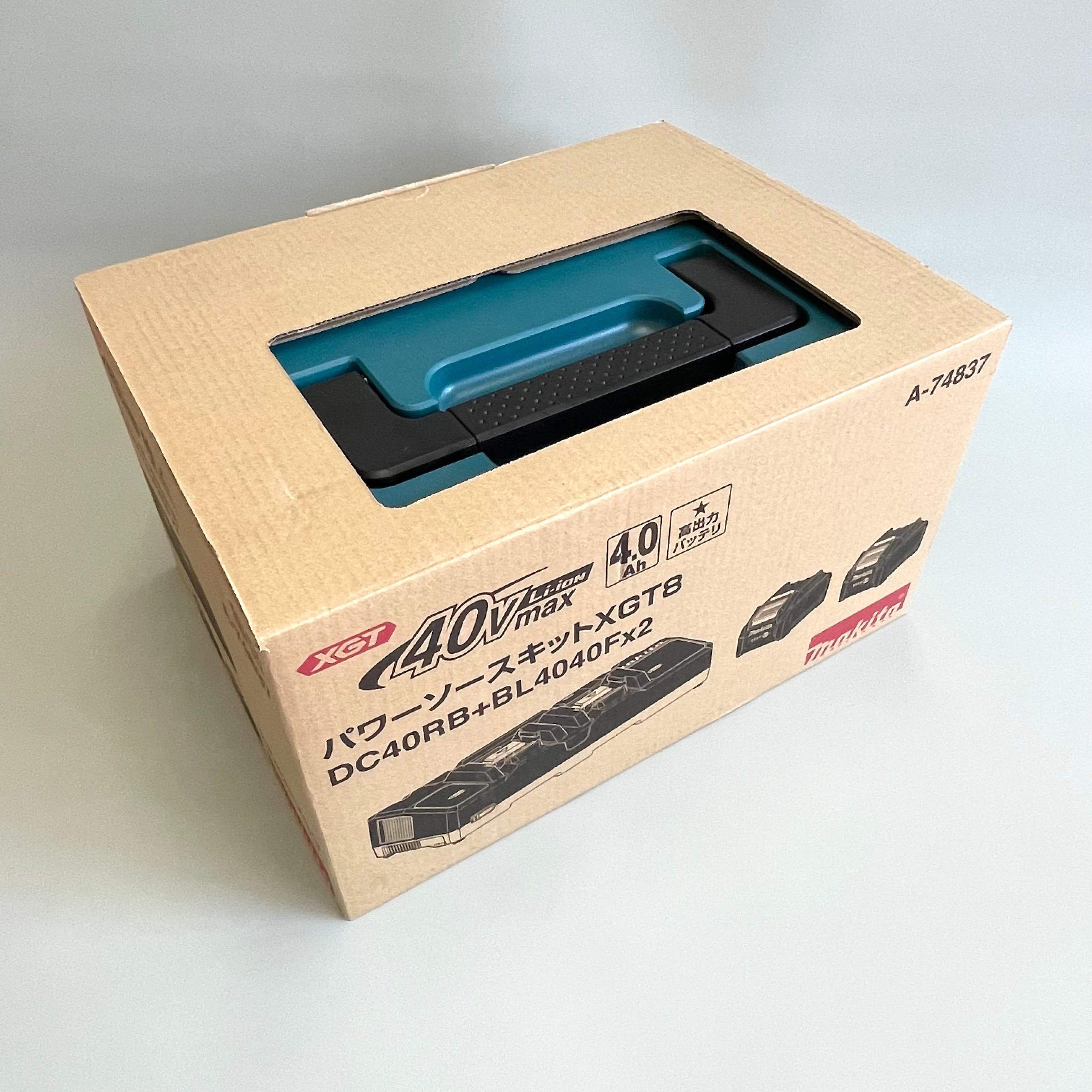 【送料無料】_ makita_(マキタ)_40Vmaxパワーソースキット_XGT8 A−74837 _DC40RB+BL4040F×2_新品