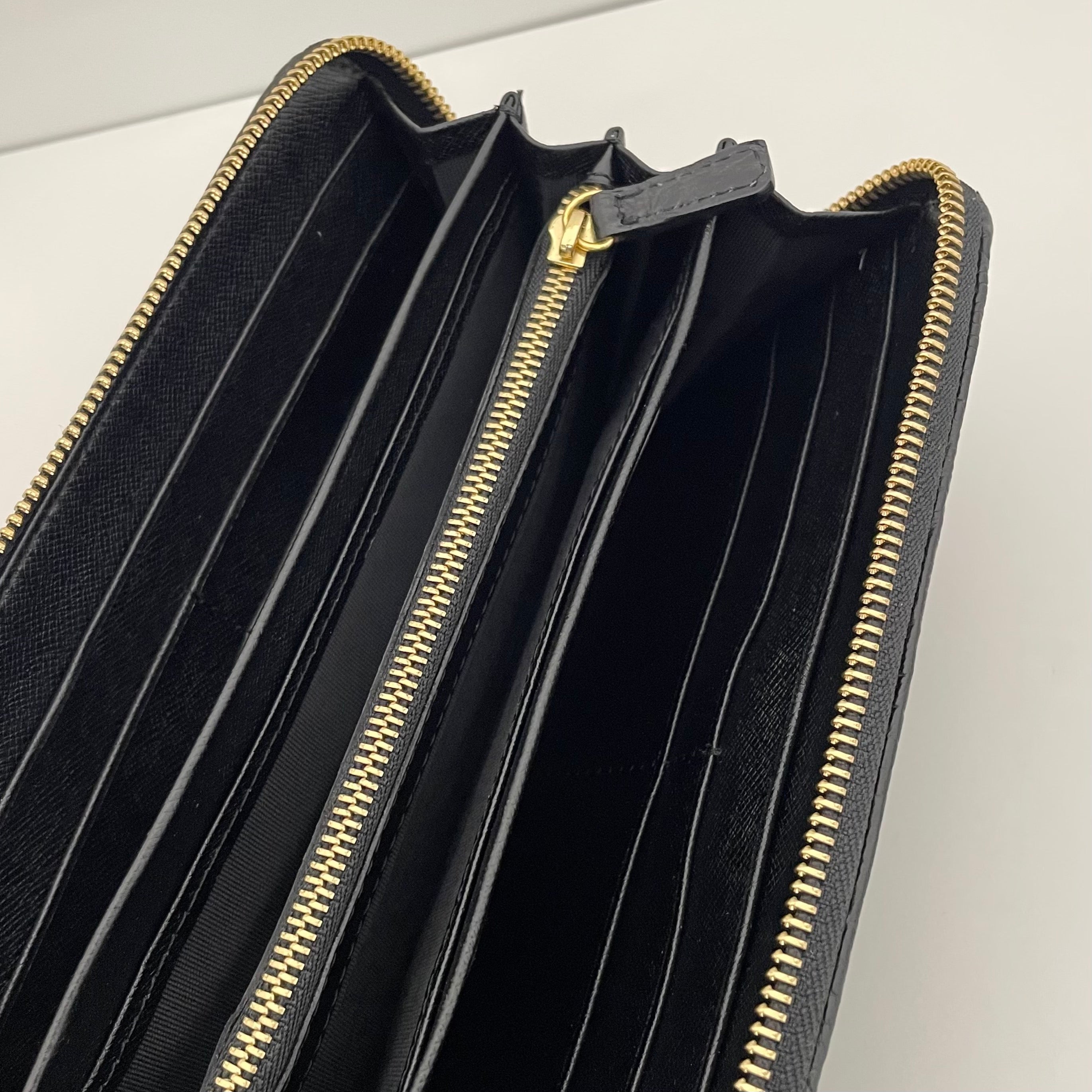 【送料無料】_ レザージュエルズ _クロコダイル _ラウンド長財布 _中古品