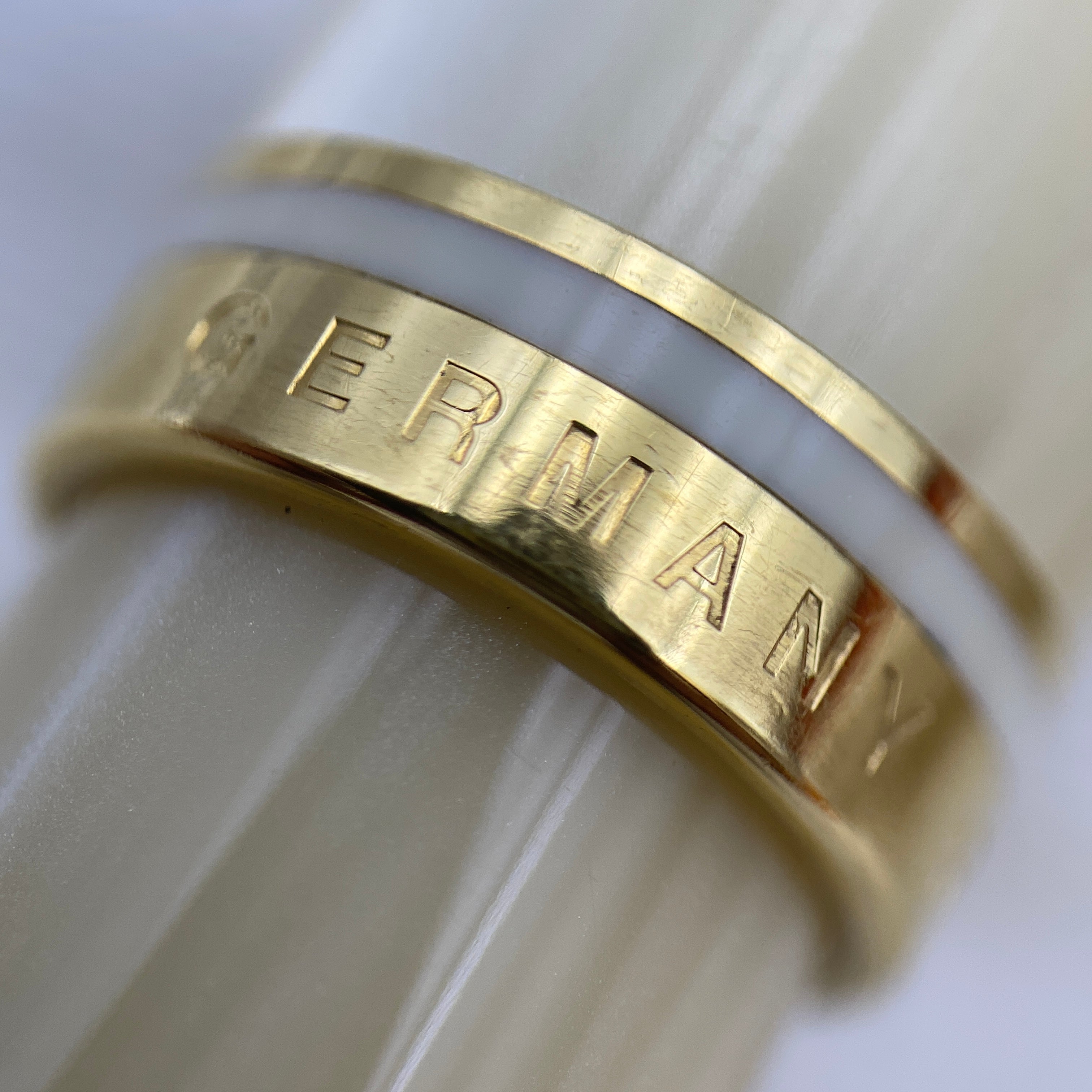 【送料無料】_Pelikan _(ペリカン)_万年筆 M320_ スーベレーン パールホワイト 特別生産品 _14C-585 F GERMANY _中古品