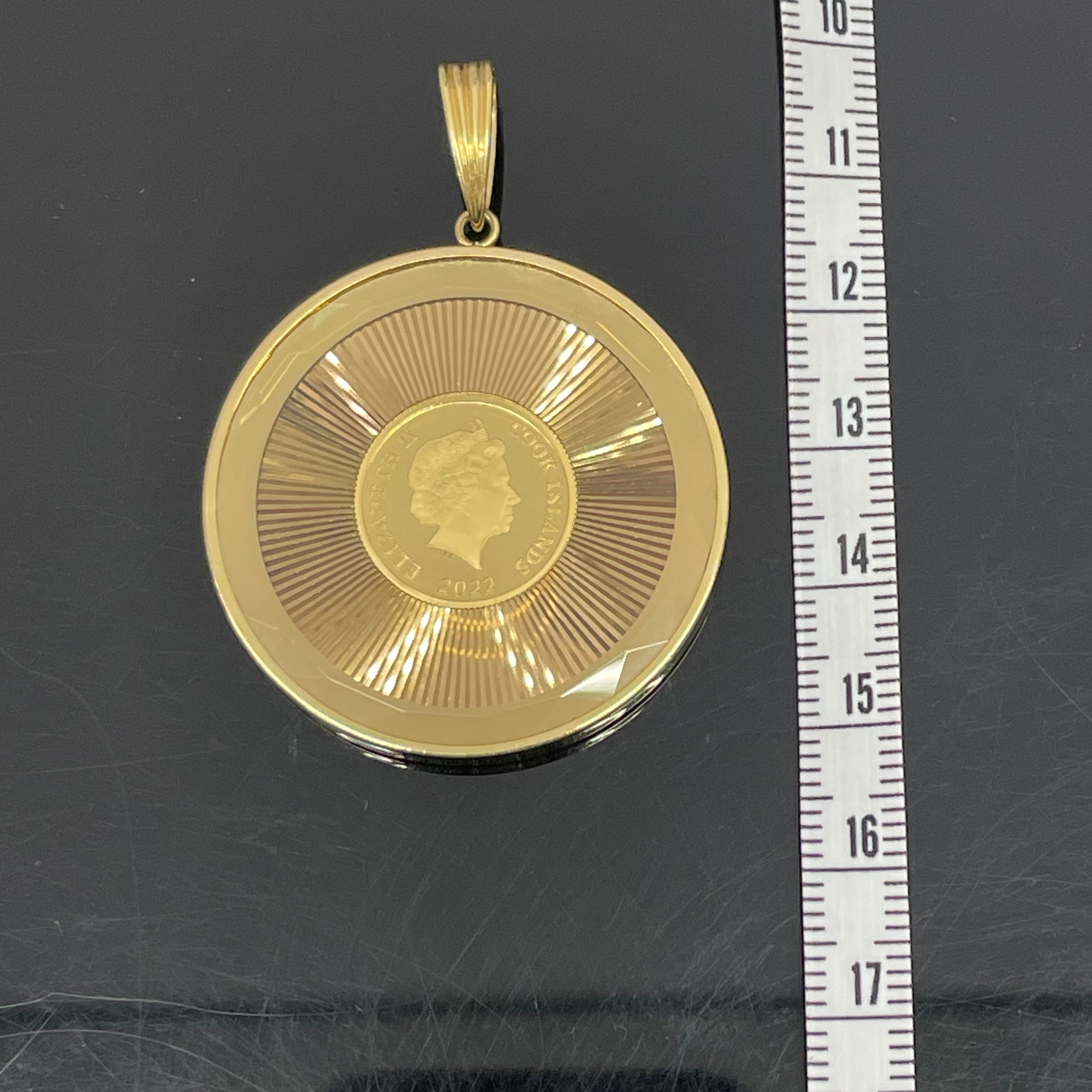 ノンブランド _クック諸島金貨 _ペンダントトップ _純金コイン1/20oz 枠K18_ ガラス/プレート込16.6g_中古品