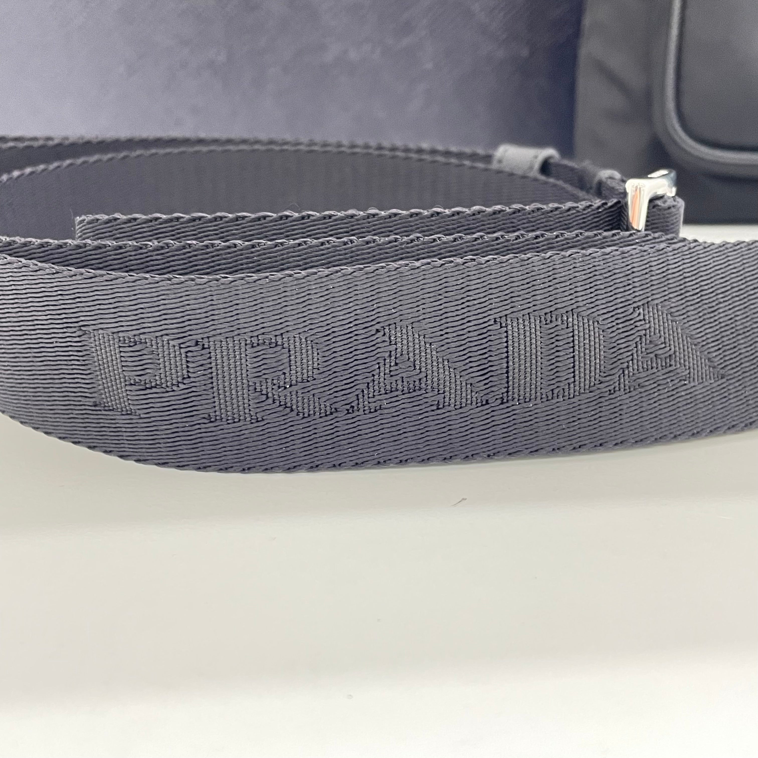 PRADA_（プラダ）_Re-Nylon _スマートフォンケース_2ZH155 _中古品